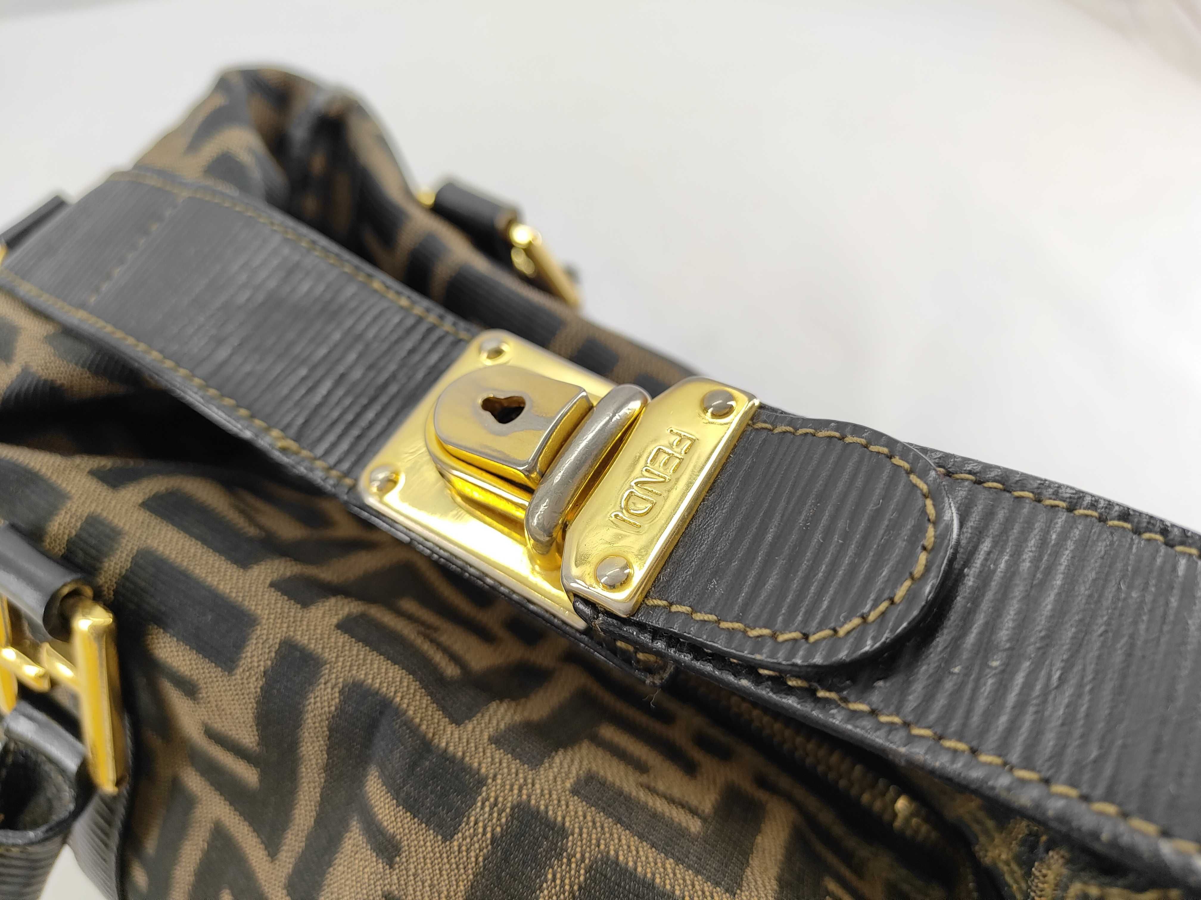 Zucca pattern Fendi Zucca vanity handbag — view 9