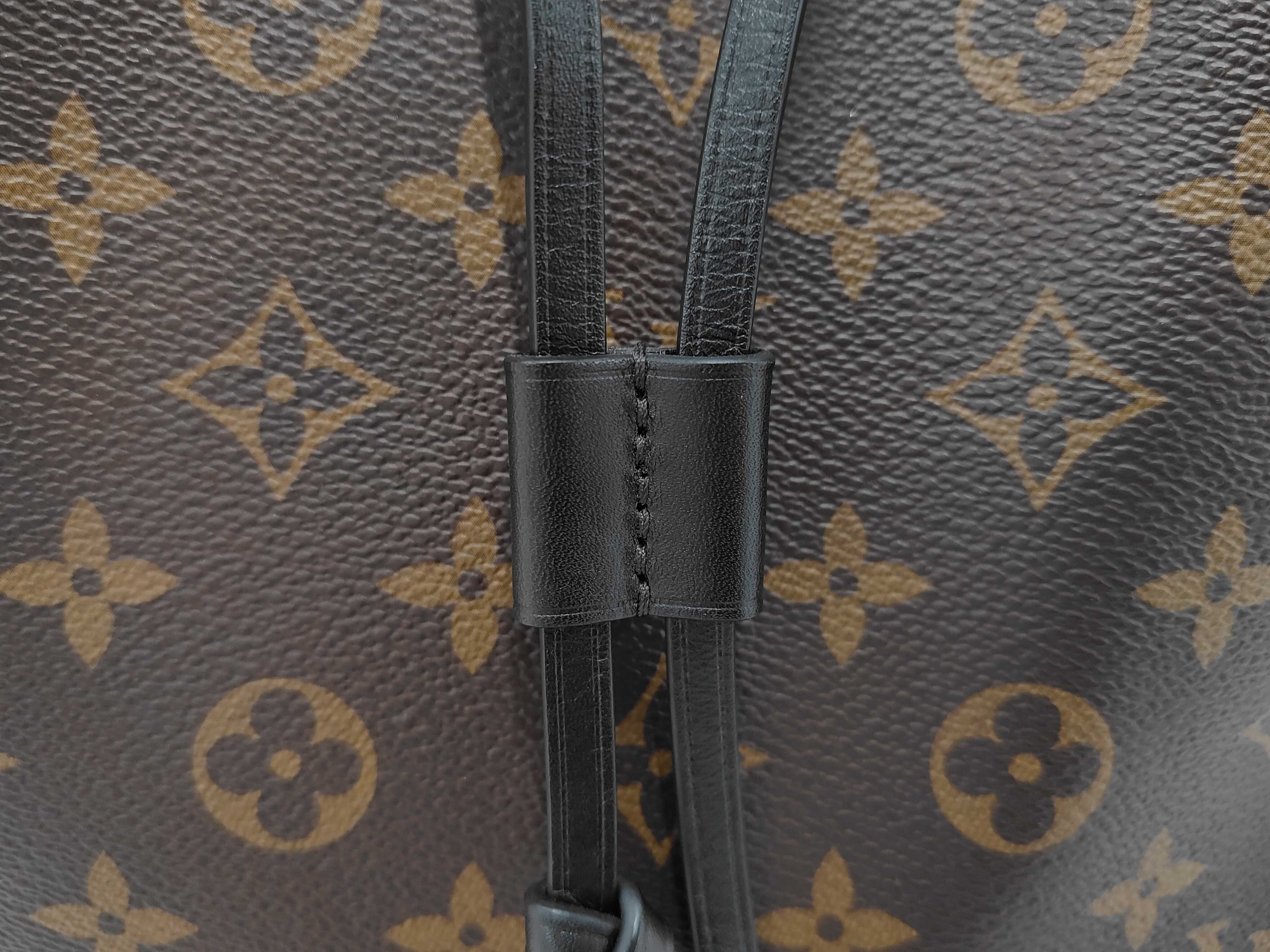 Monogram 44020 Neo Noe Noir Shoulder Bag — view 11