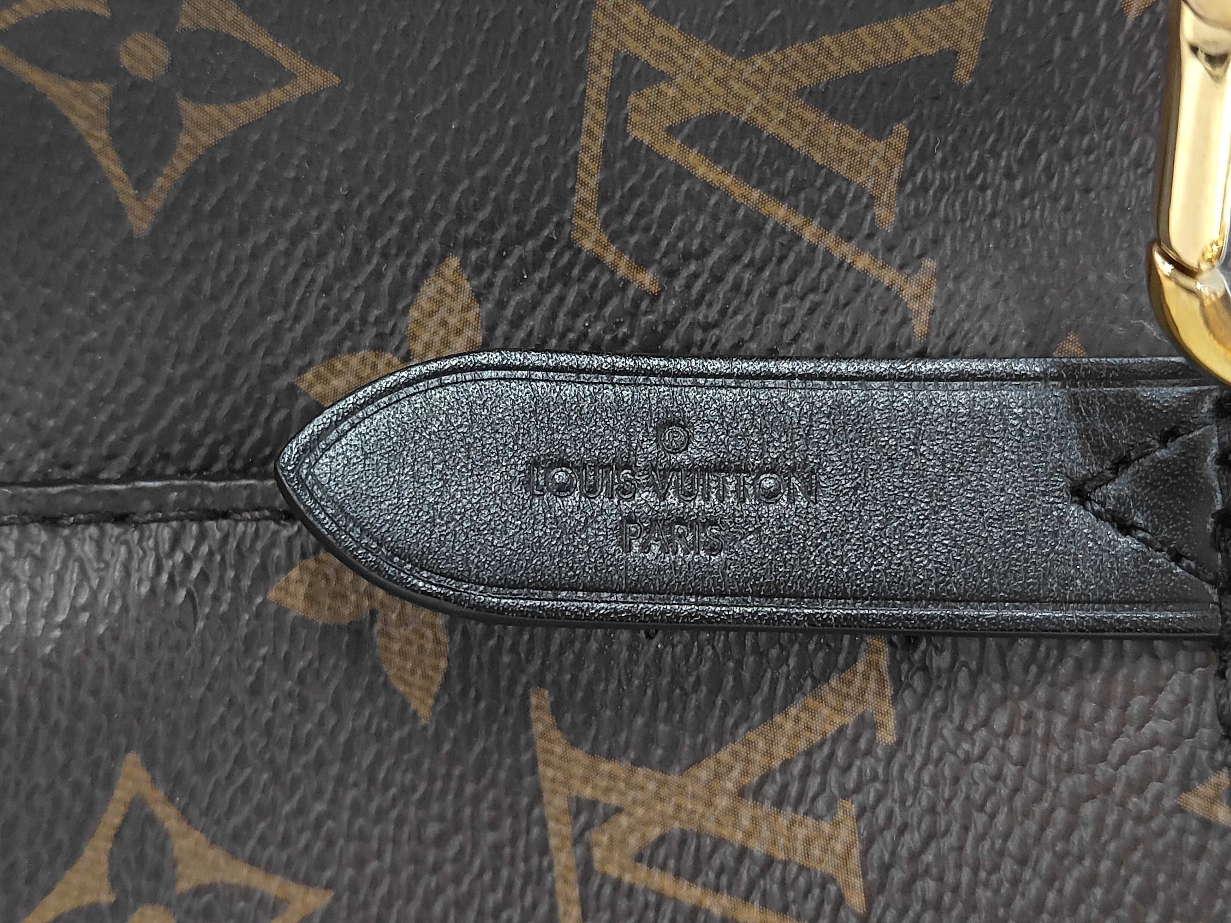 Monogram 44020 Neo Noe Noir Shoulder Bag — view 9