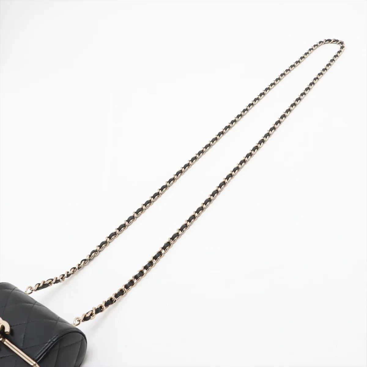 Matelasse Lambskin Chain Shoulder Bag Black Gold Hardware 32117162 No. 32 Mirror Included — view 5