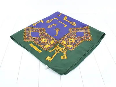Scarf with key pattern, green x blue