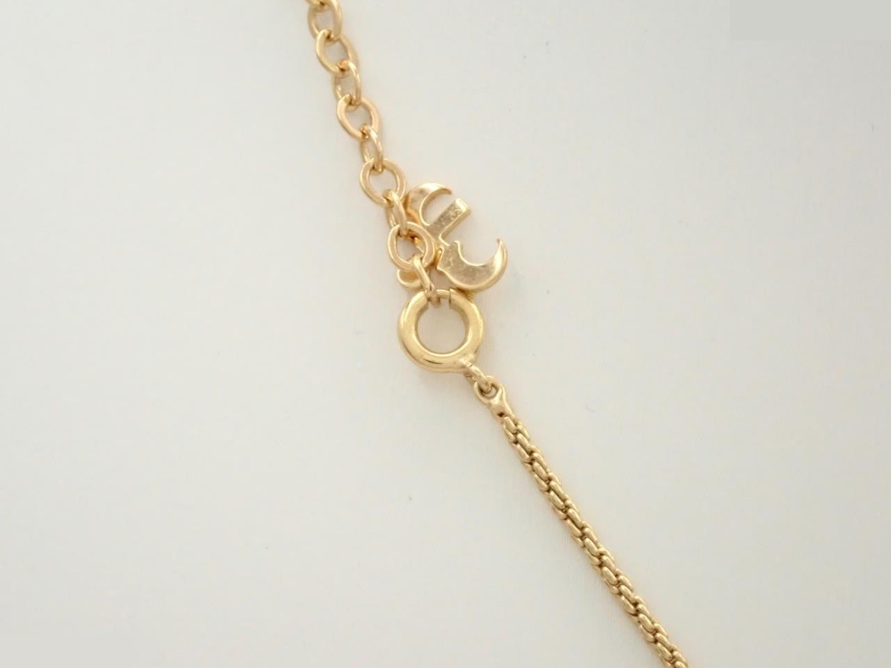 necklace/pendant *Plate status — view 2