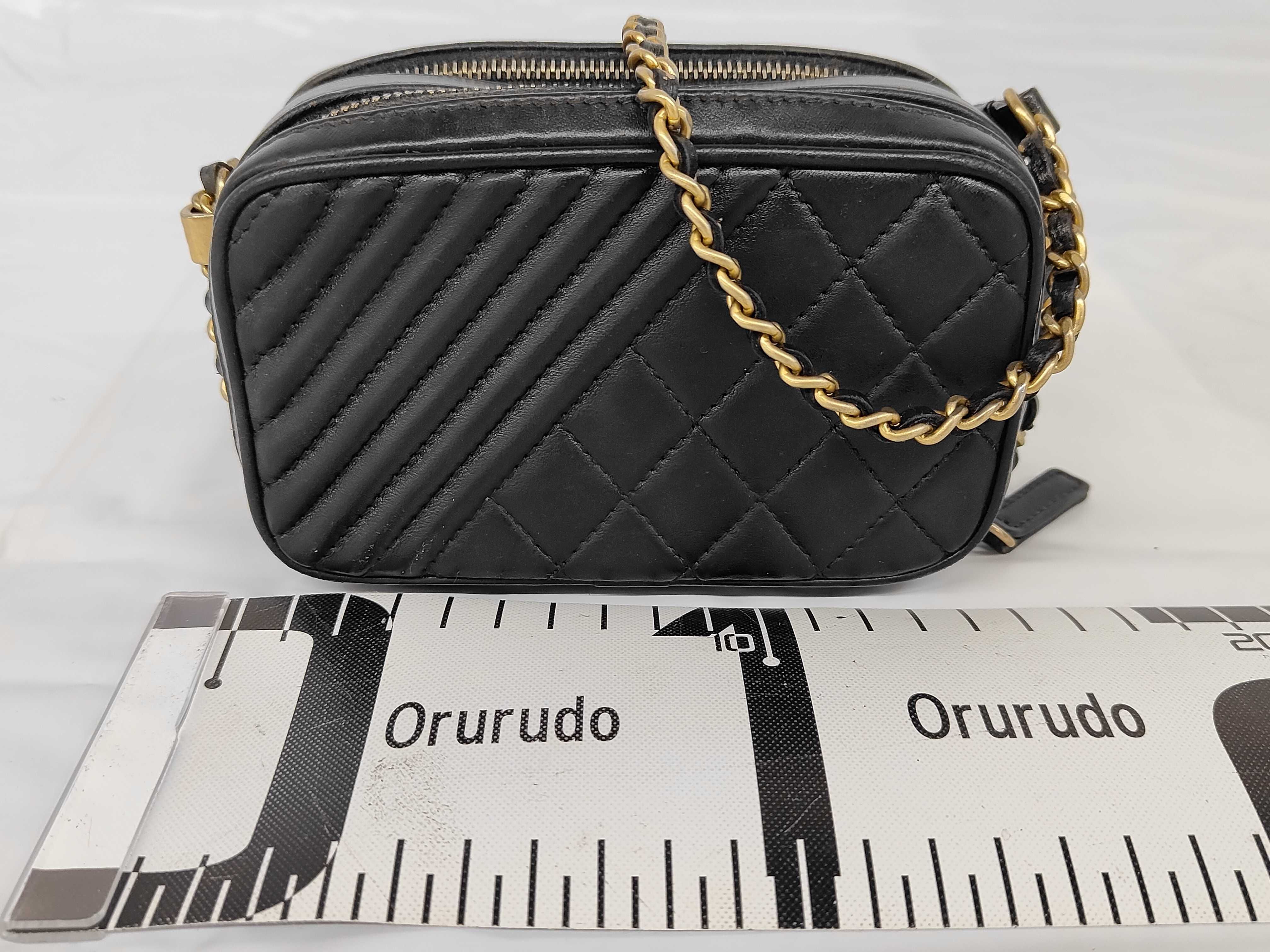 Matelassé Coco Charm Single Chain Shoulder Bag — view 2