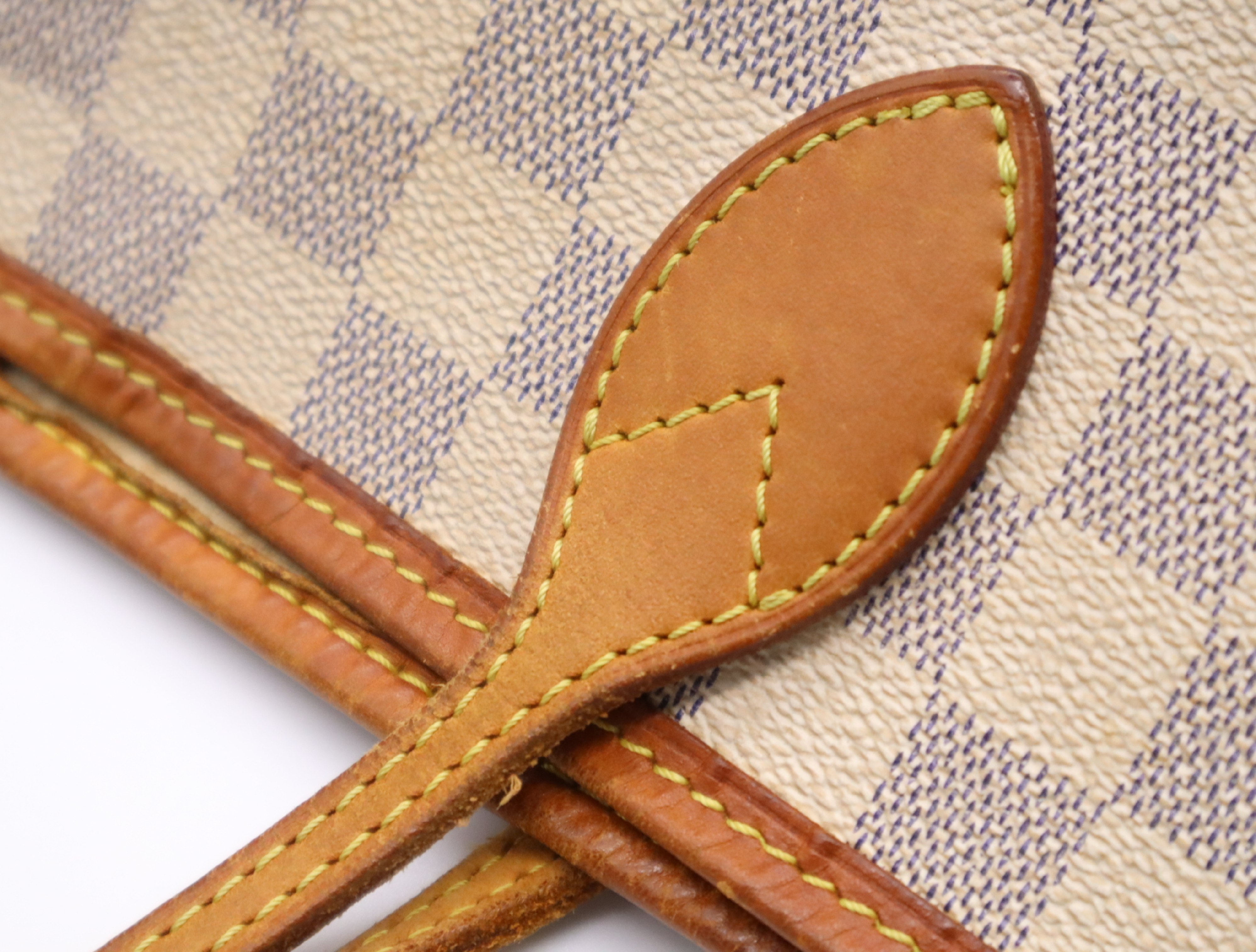 N51107 Azur Neverfull MM (Old Model) Tote Bag — view 10