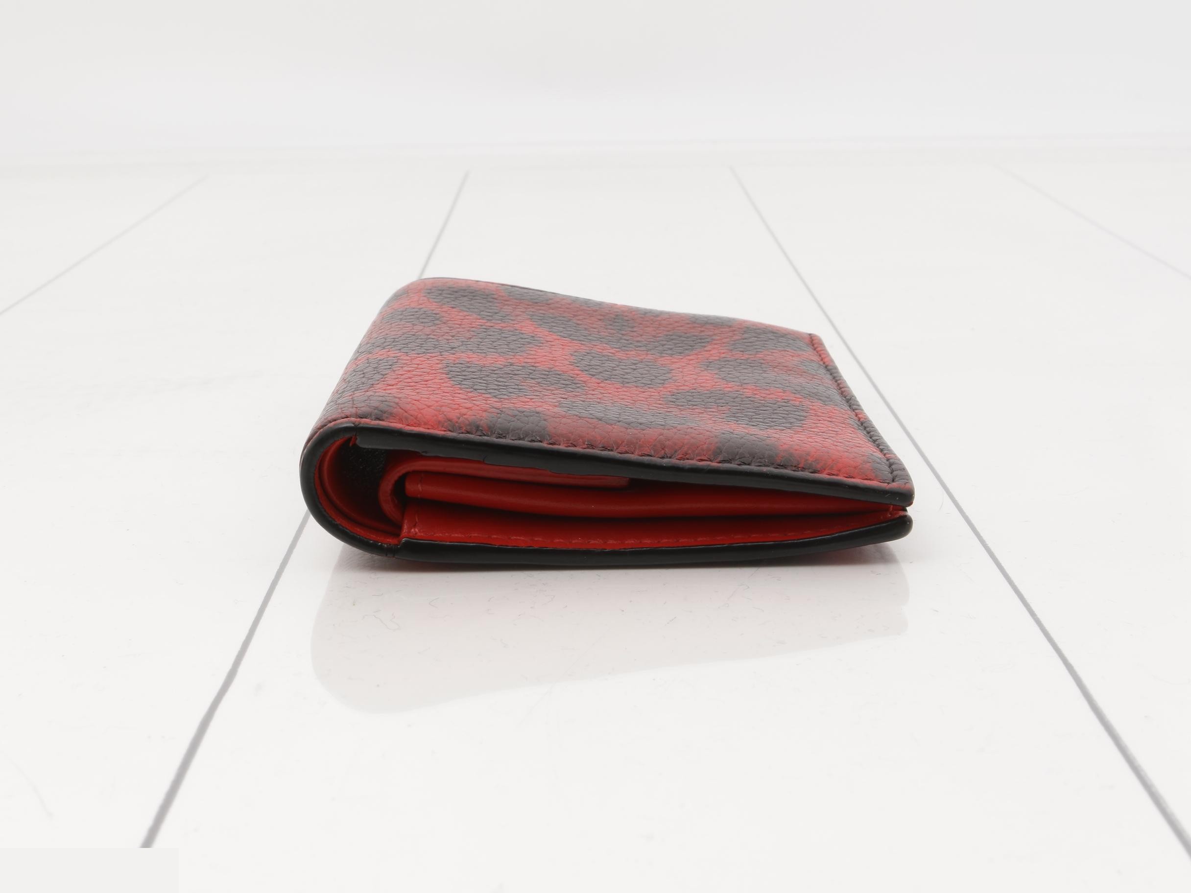 Other lines: Bags and Wallets — view 3