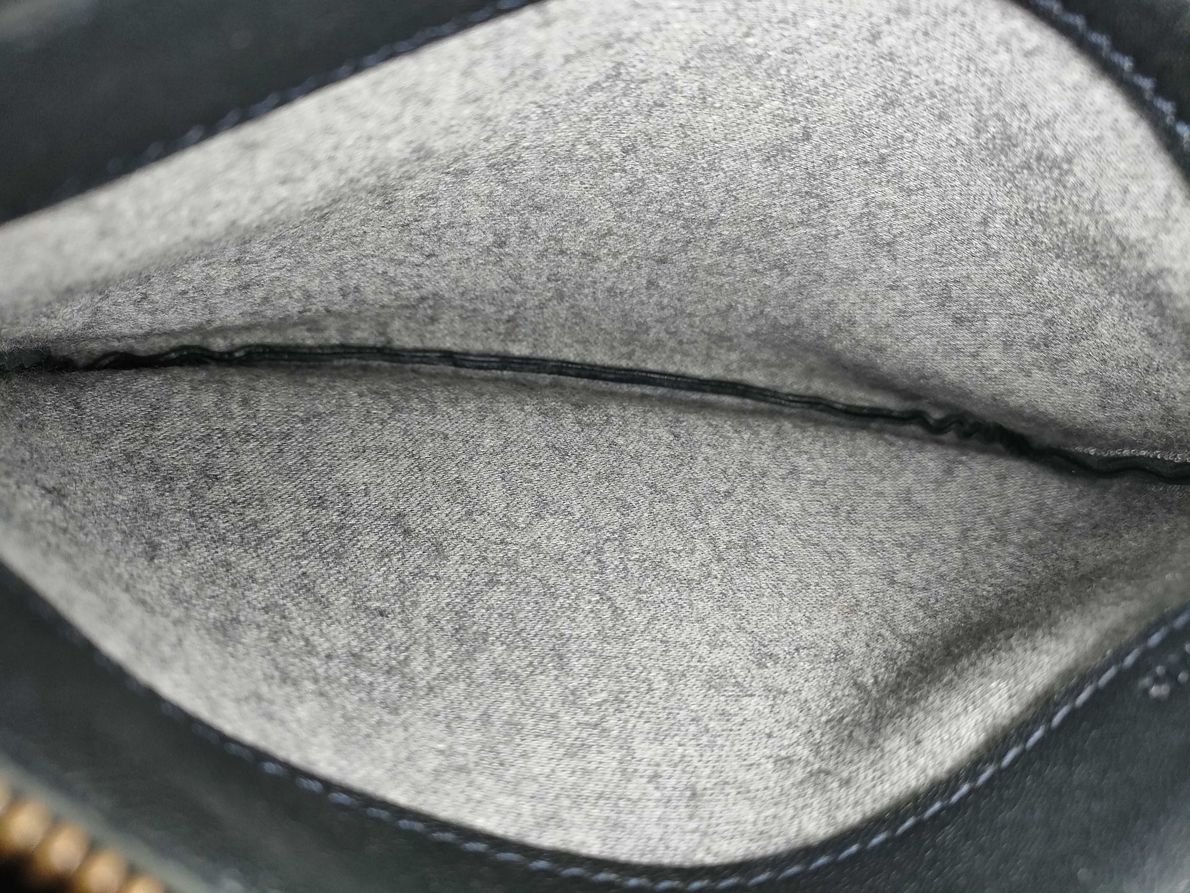 Trio Small Leather Shoulder Bag (Cereal Shoulder Bag) — view 12