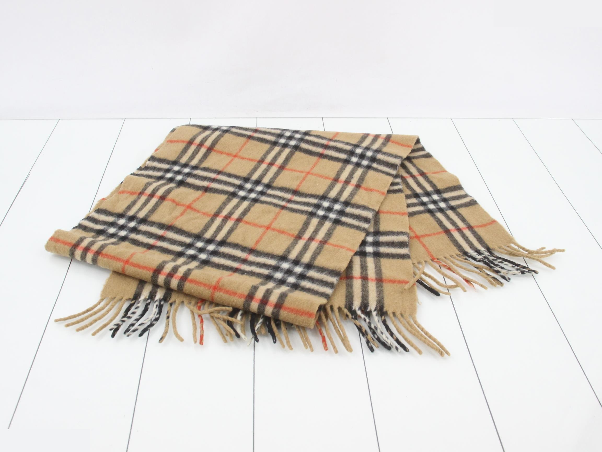 Cashmere accessories, scarves, and small items. — view 3