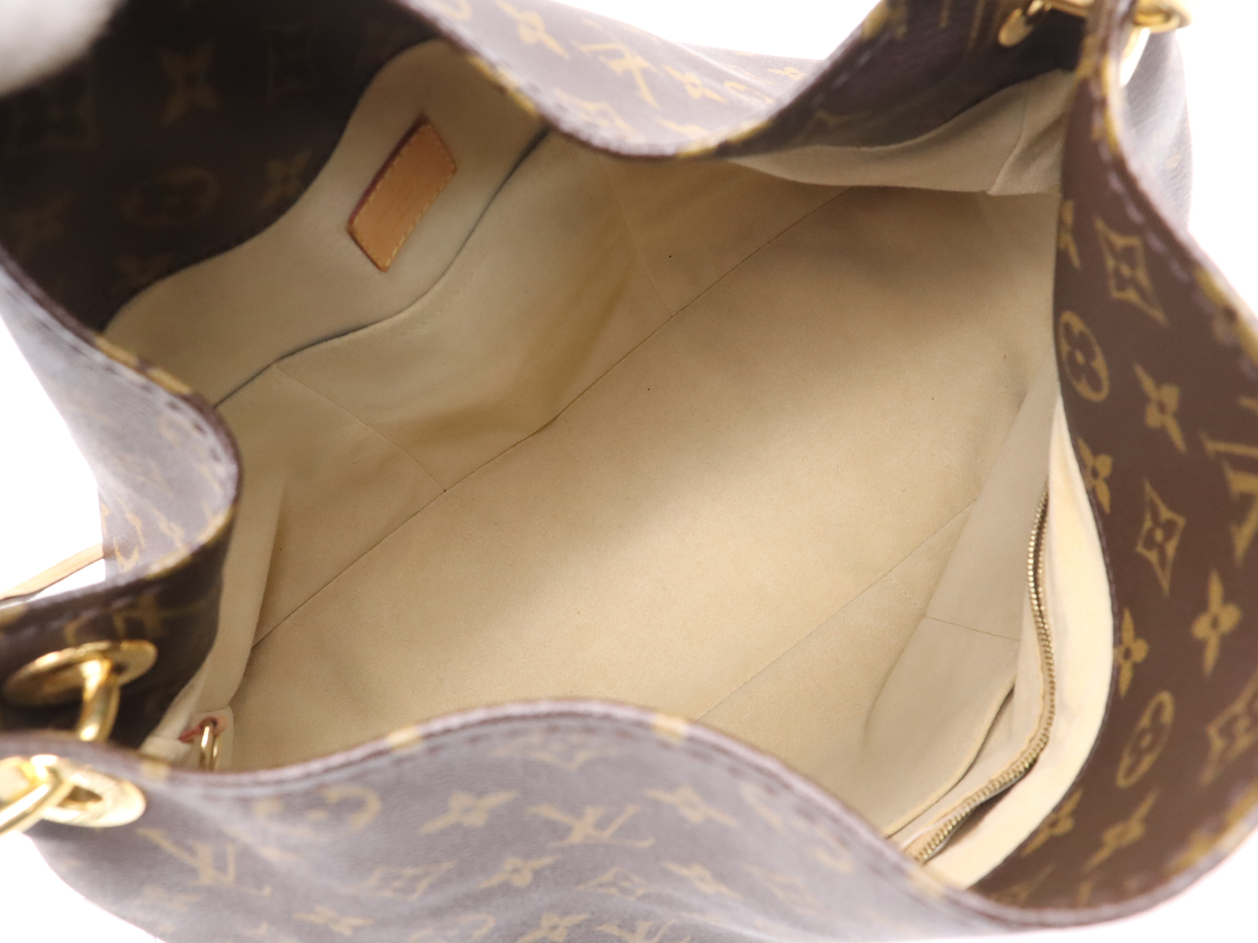 M40249 Monogram Artsy MM Handbag with Charm — view 11