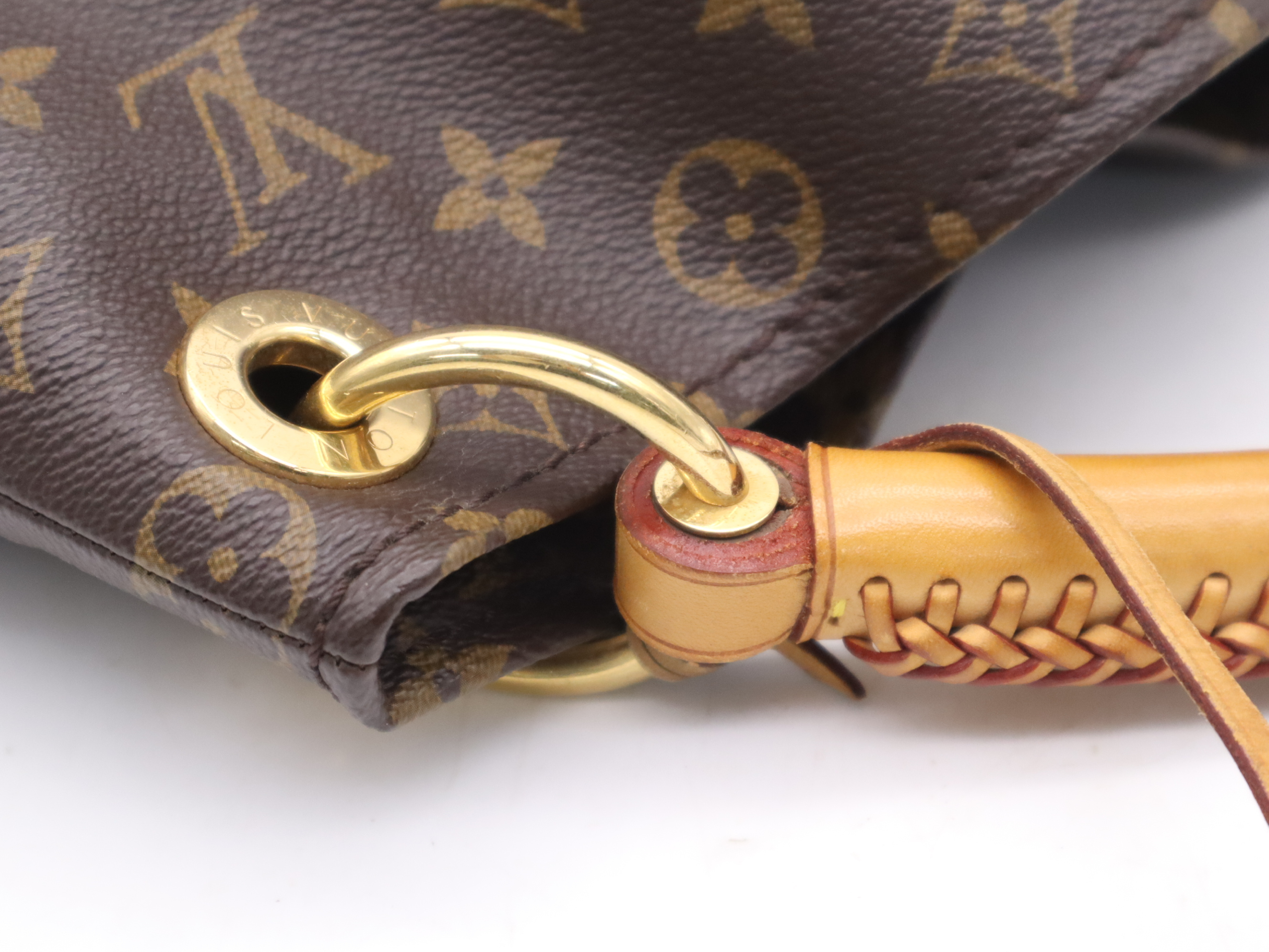 M40249 Monogram Artsy MM Handbag with Charm — view 7