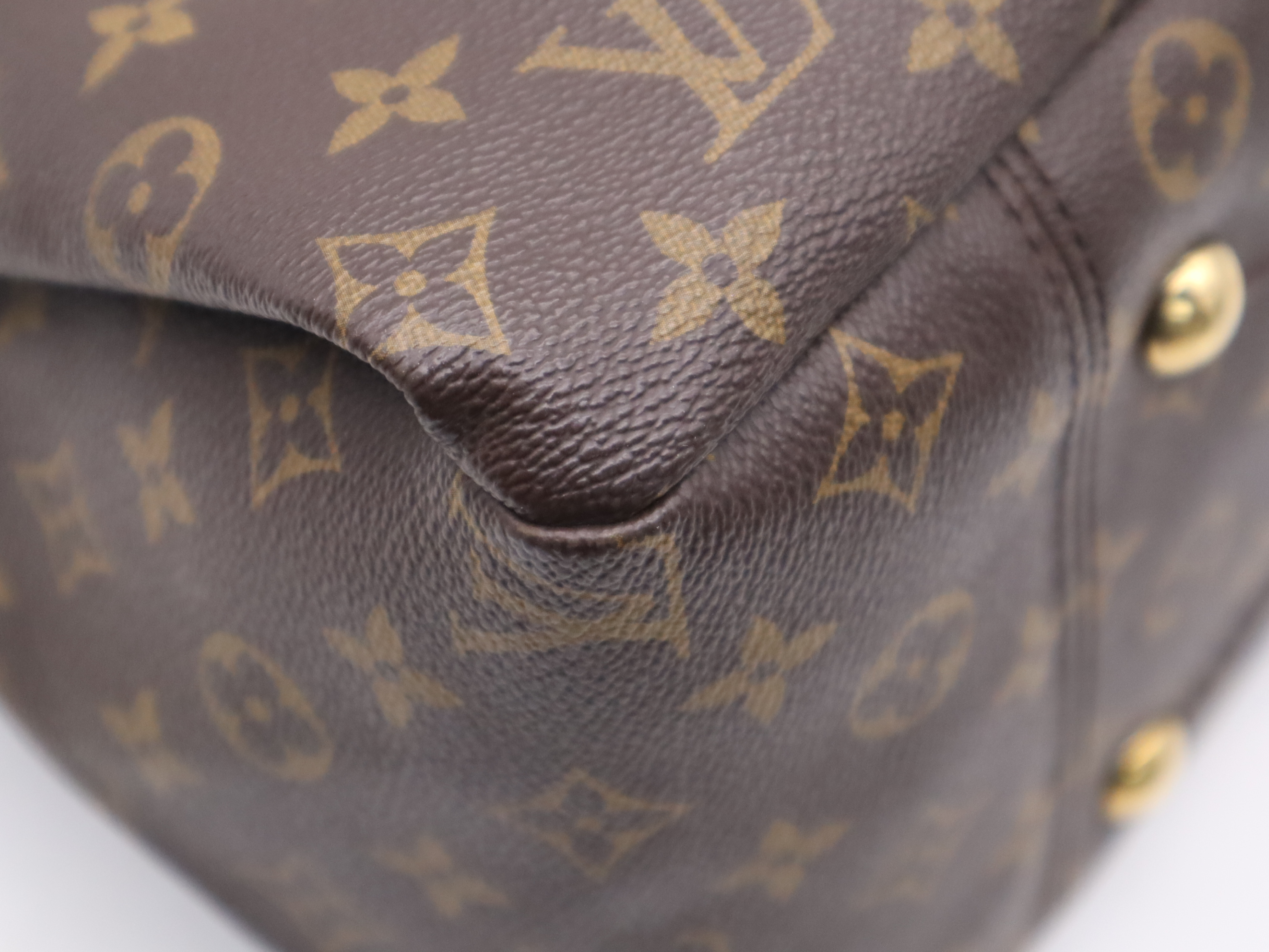 M40249 Monogram Artsy MM Handbag with Charm — view 10