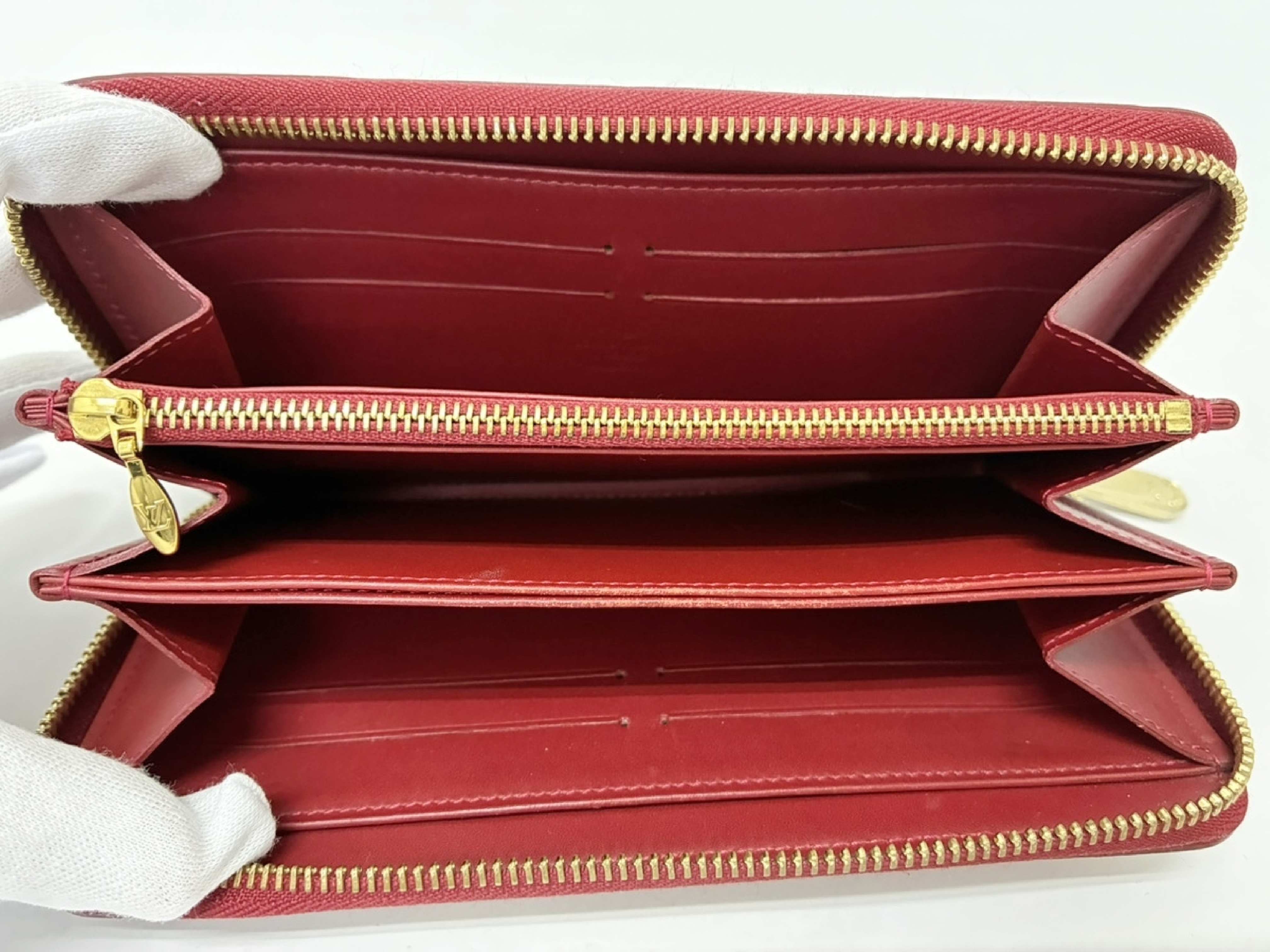 Zippy Wallet M91981 Vernis/Pomme d'Amour Wallet — view 7