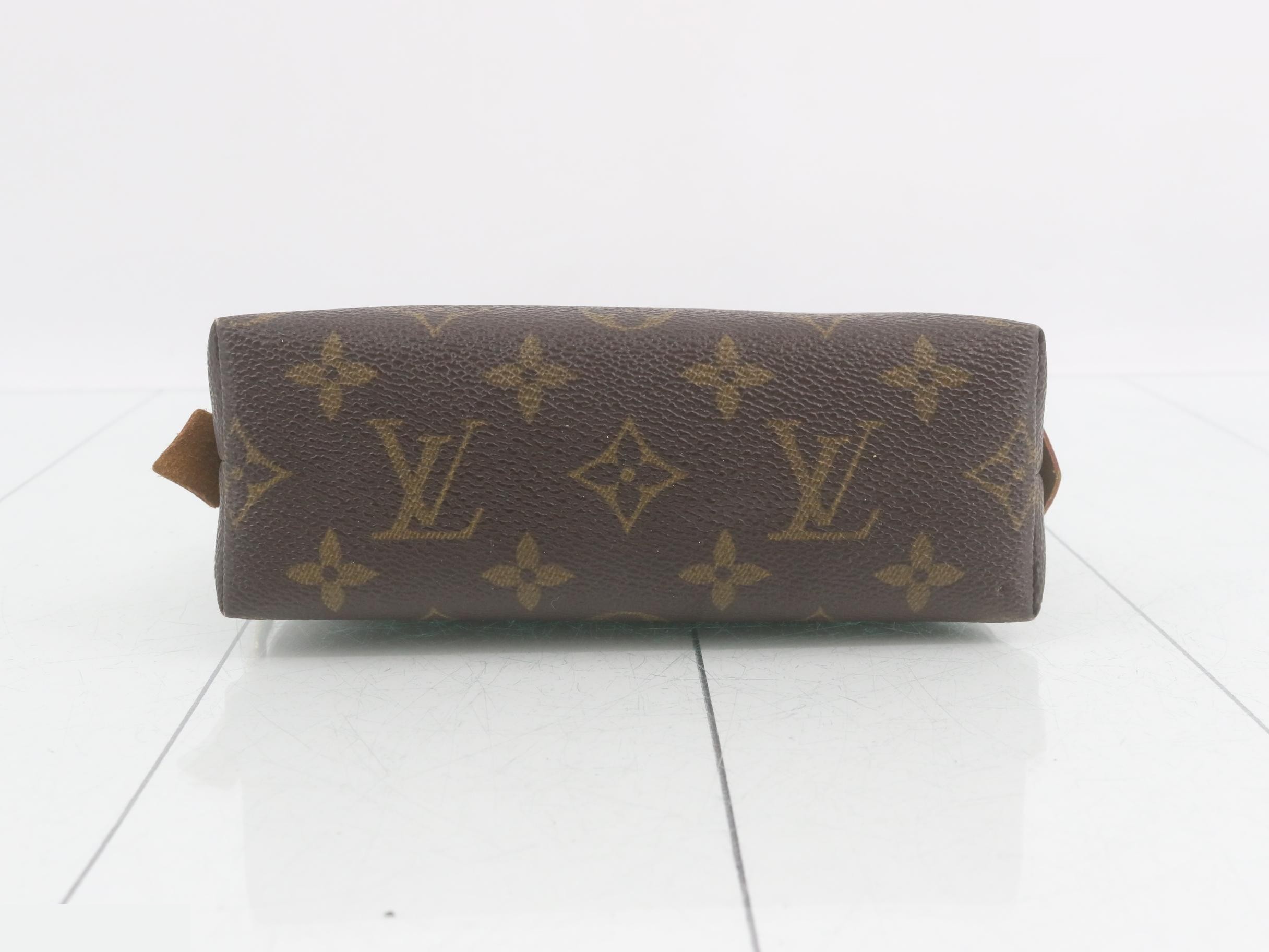 pouch — view 3