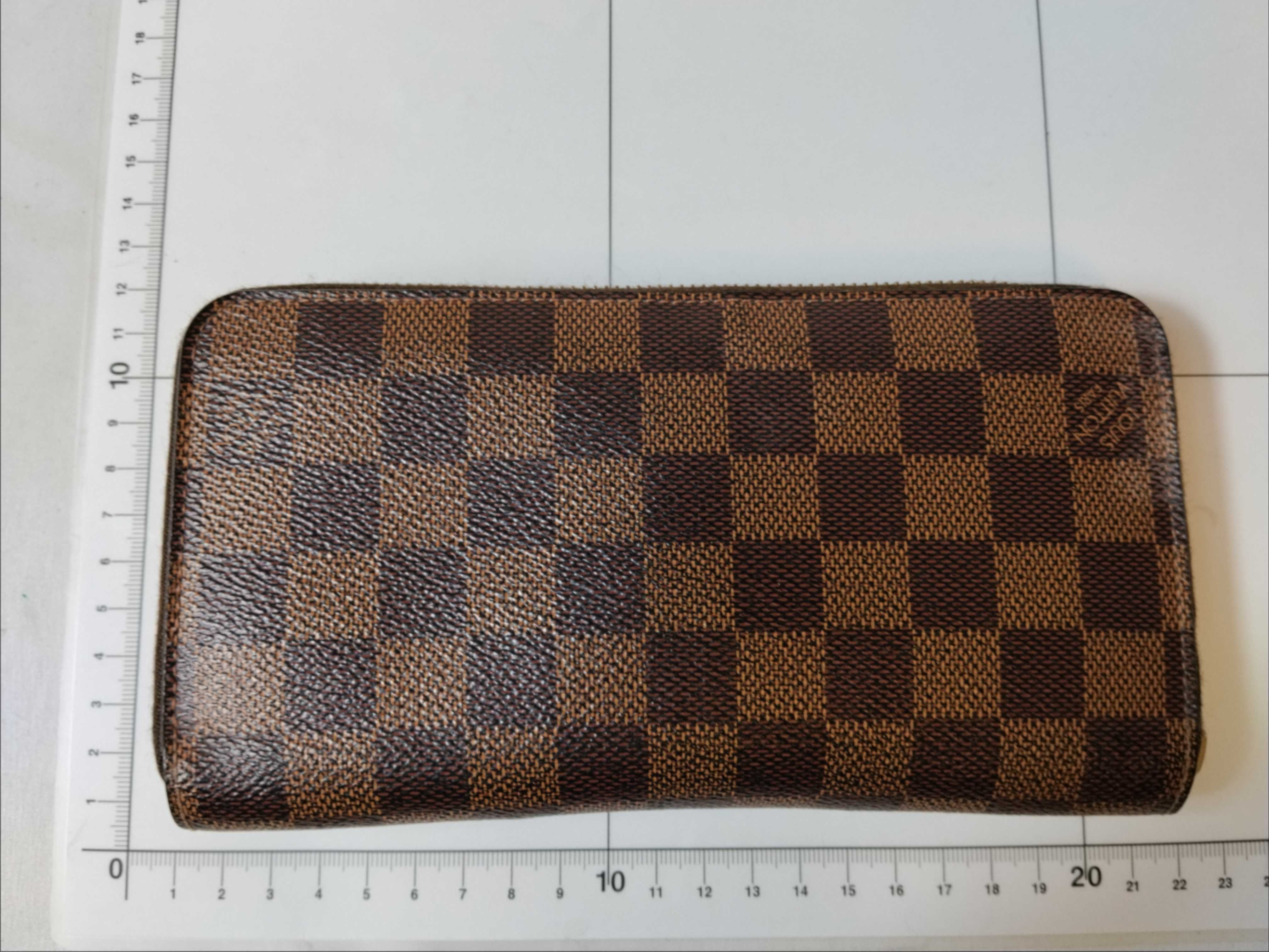 Damier Zippy Wallet — view 2