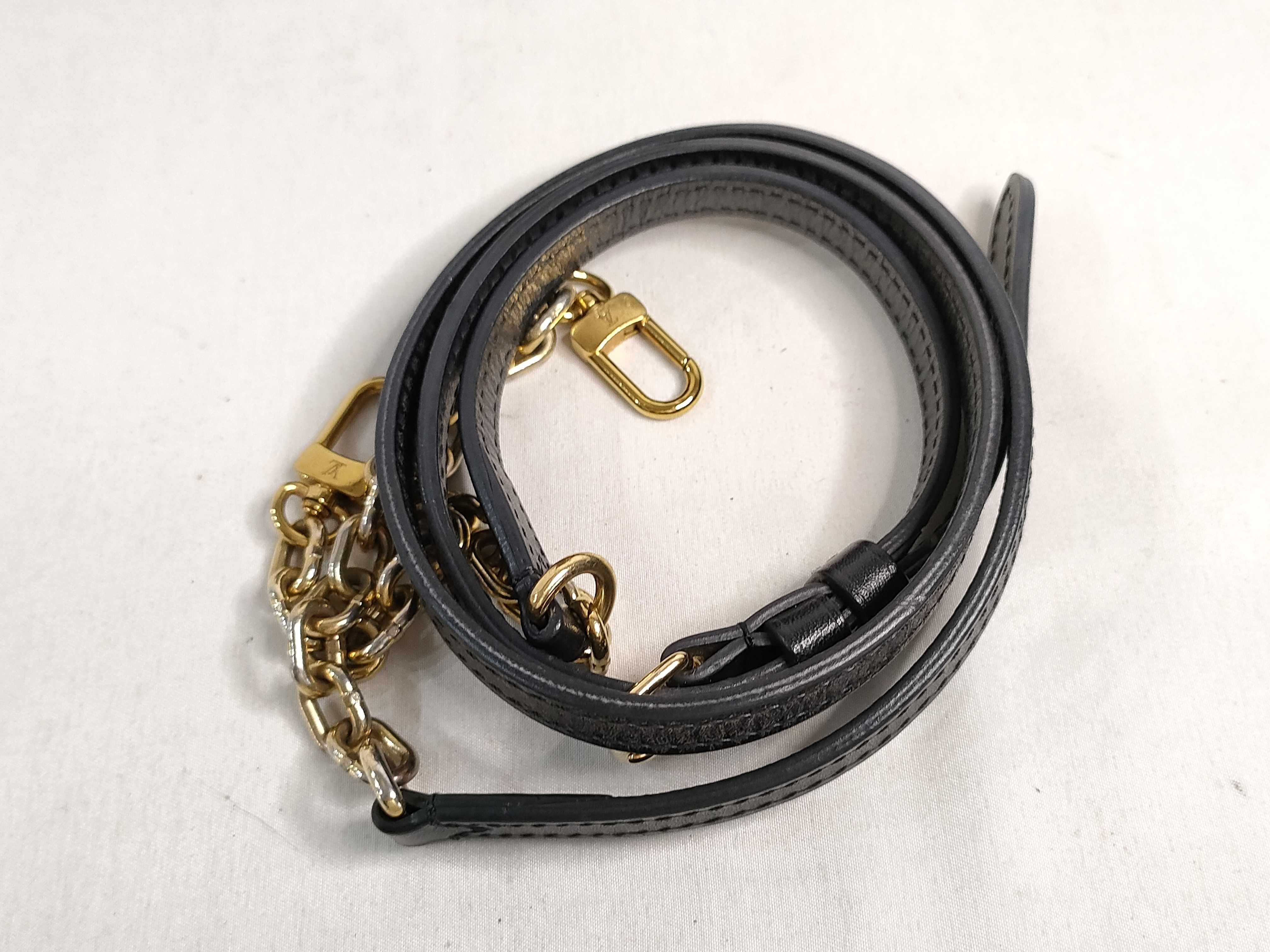 Monogram Vuitton Pochette Trunk M63913 Shoulder Bag — view 3