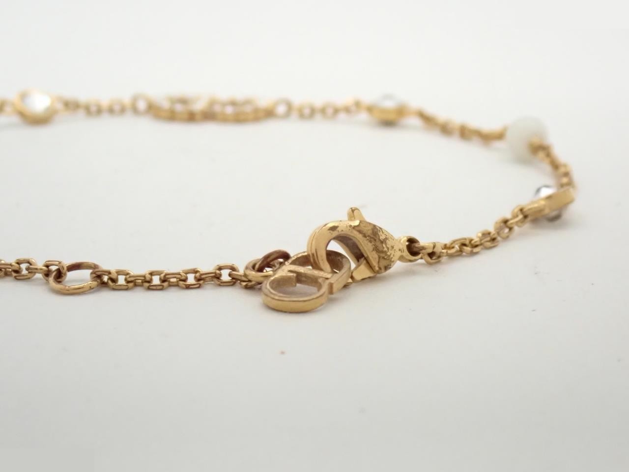 Other items: Precious metal bracelets and bangles (metal), wrist circumference approximately 20cm. — view 3
