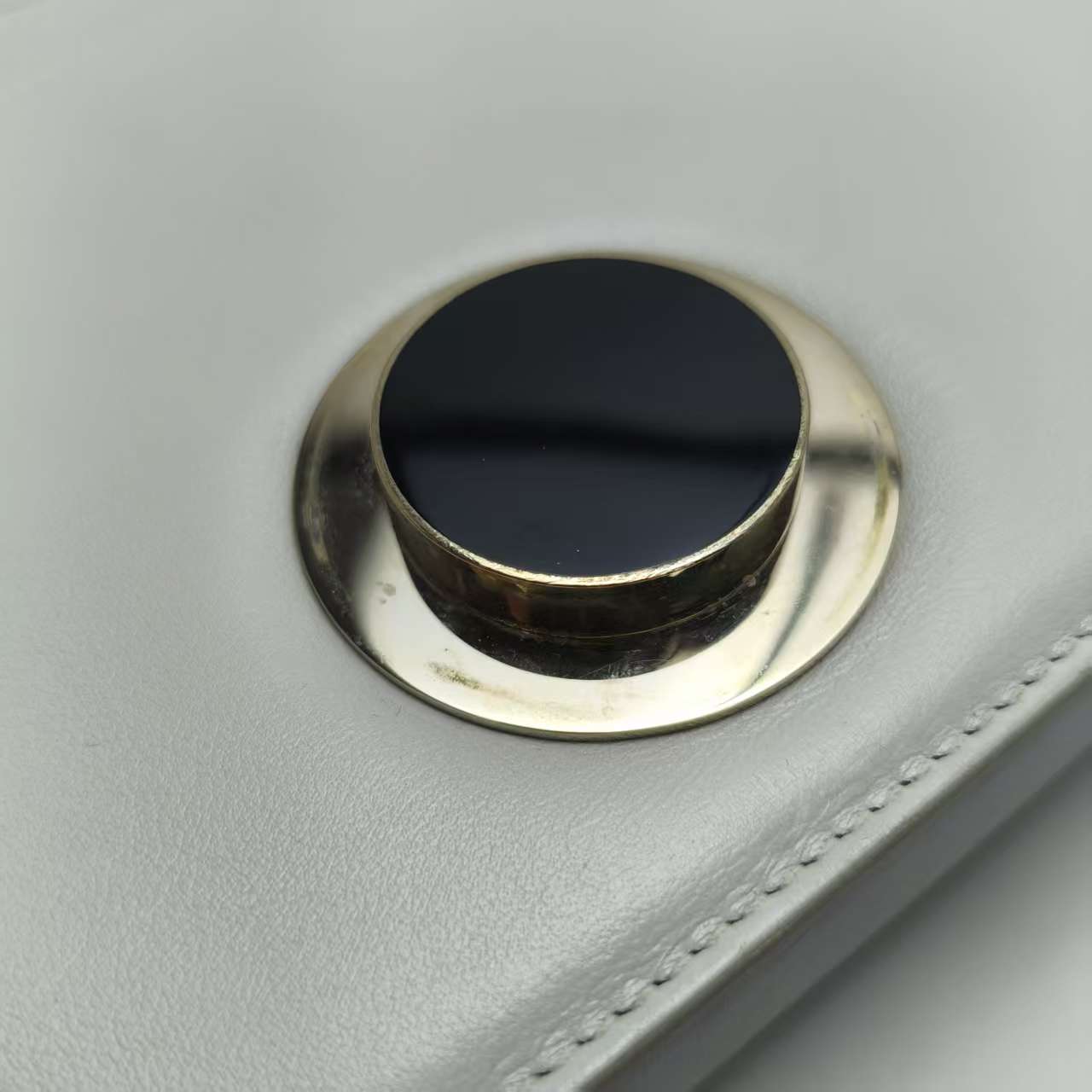 【*Shipped from: China*】BVLGARI Bulgari Leather Shoulder Bag — view 13