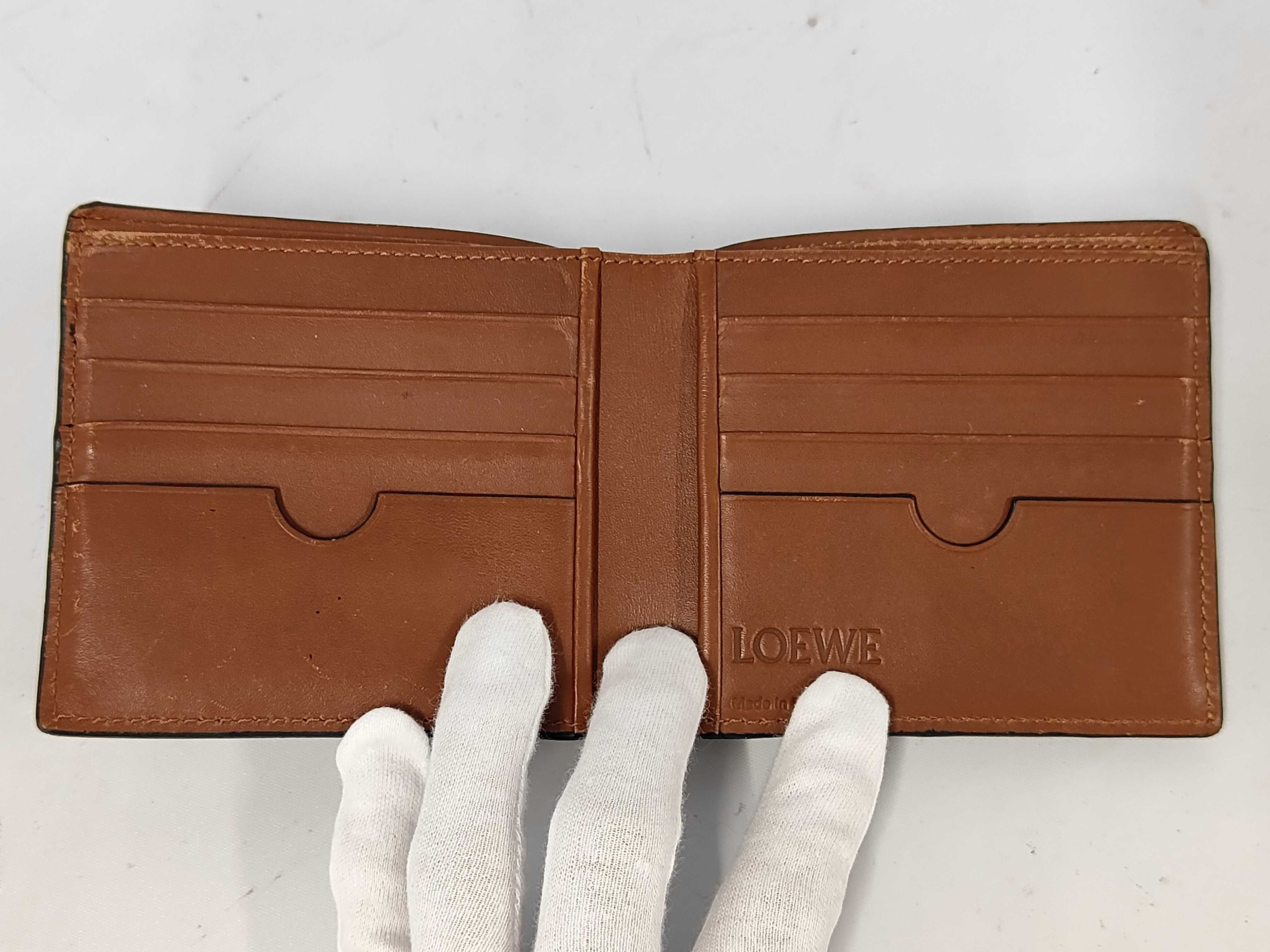 Leather Bi-fold Wallet with Lion Design — view 7