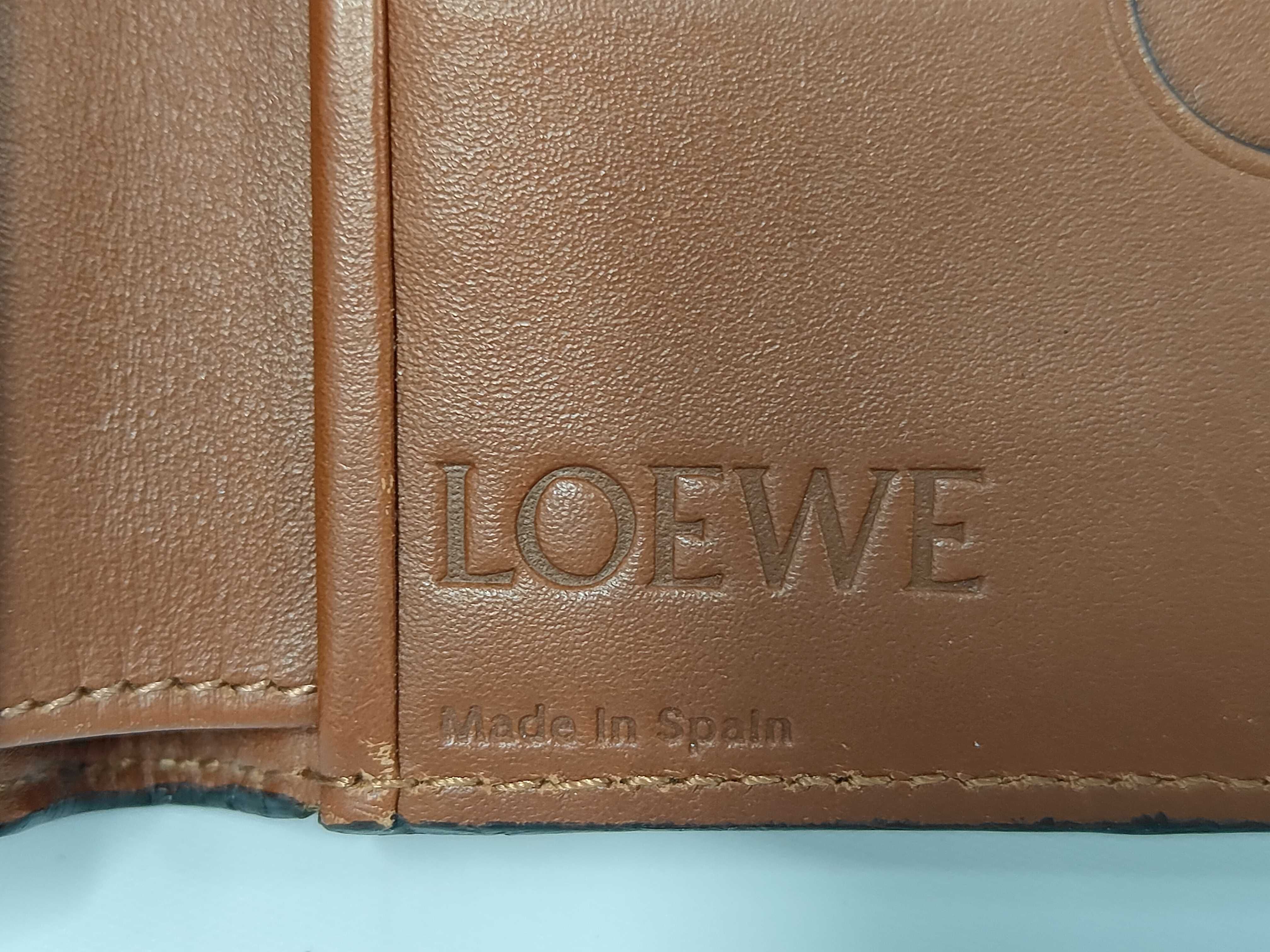 Leather Bi-fold Wallet with Lion Design — view 9