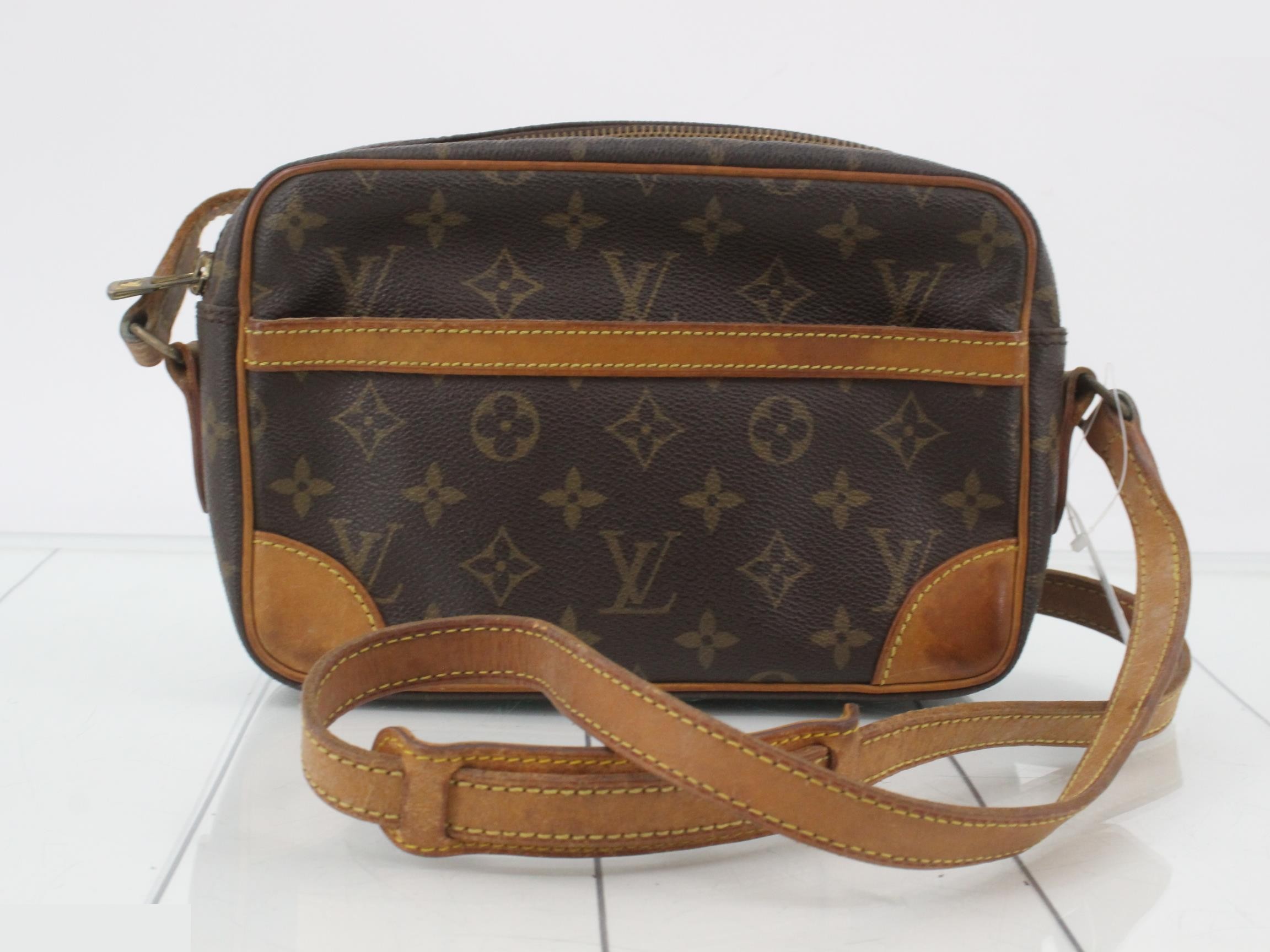 M51276 Monogram Trocadero 24