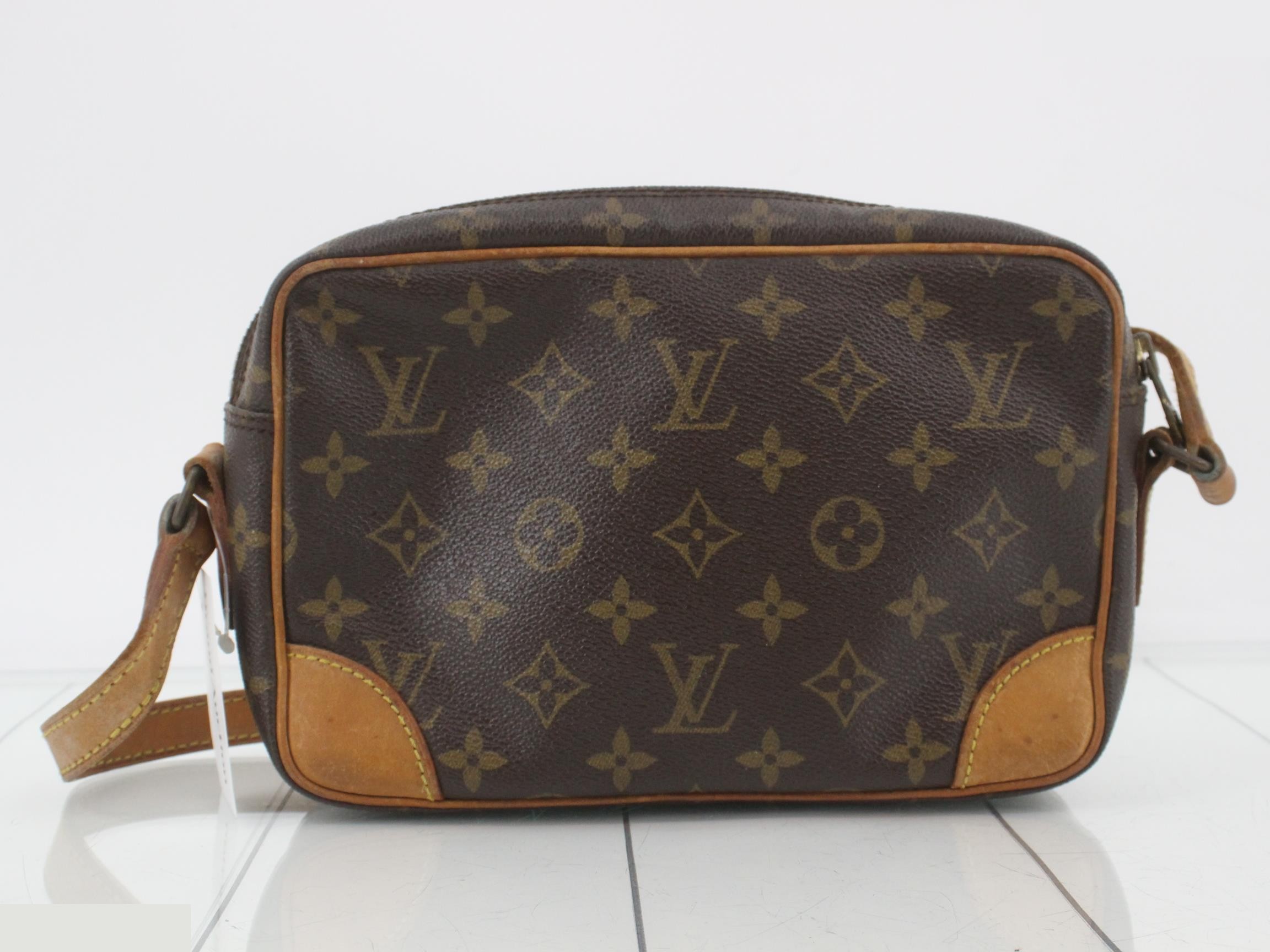 M51276 Monogram Trocadero 24 — view 2