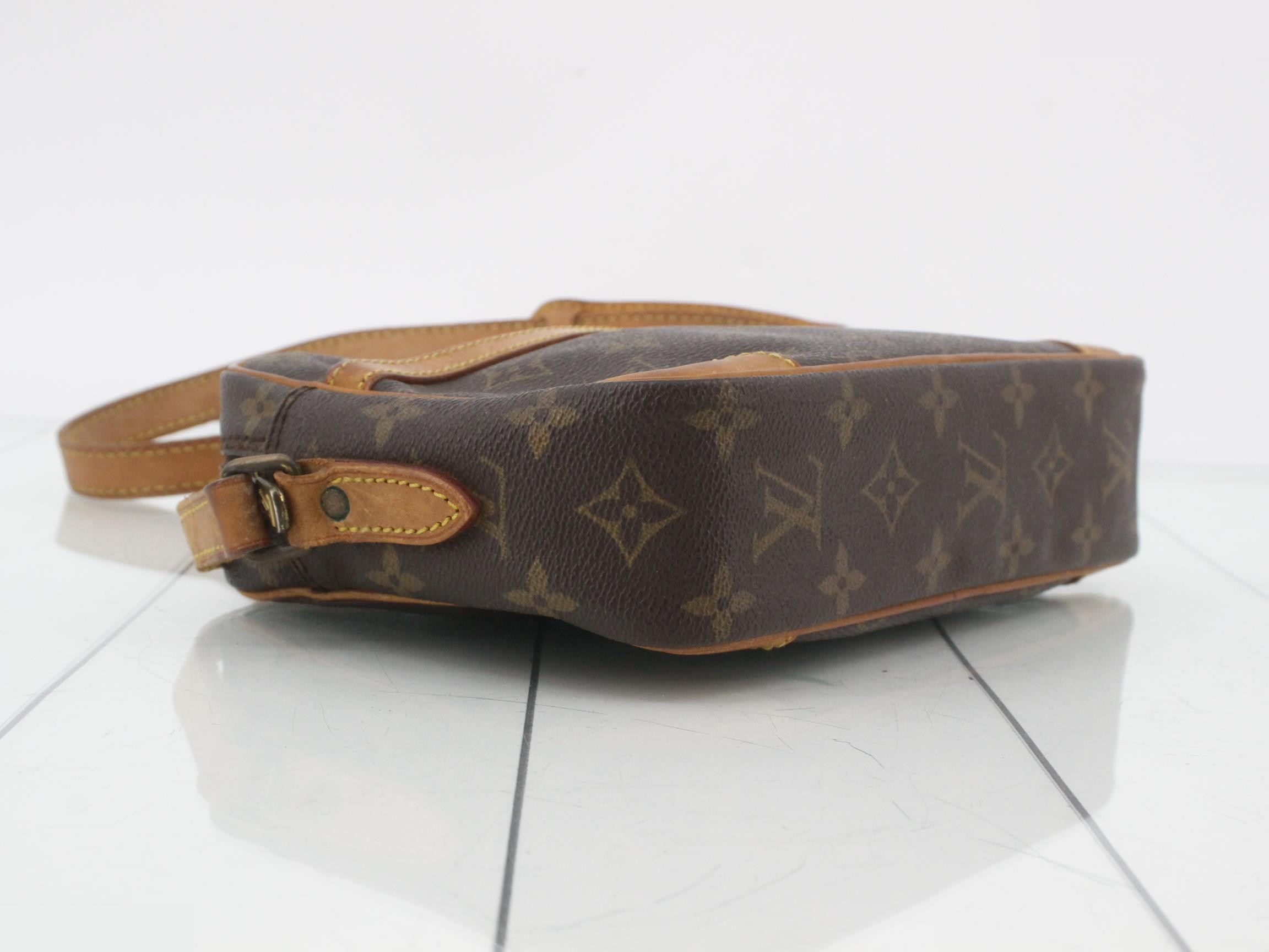 M51276 Monogram Trocadero 24 — view 5