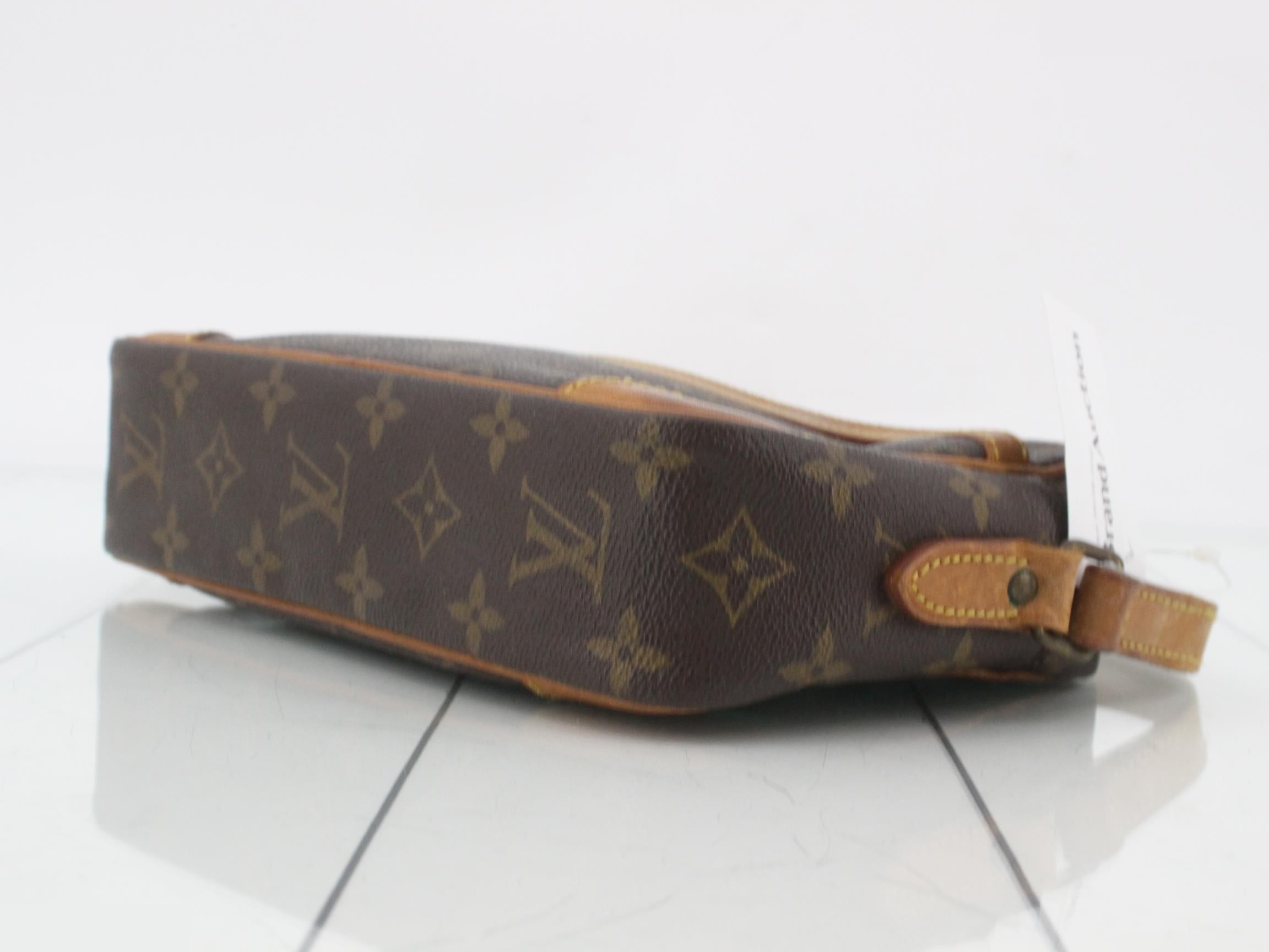 M51276 Monogram Trocadero 24 — view 6