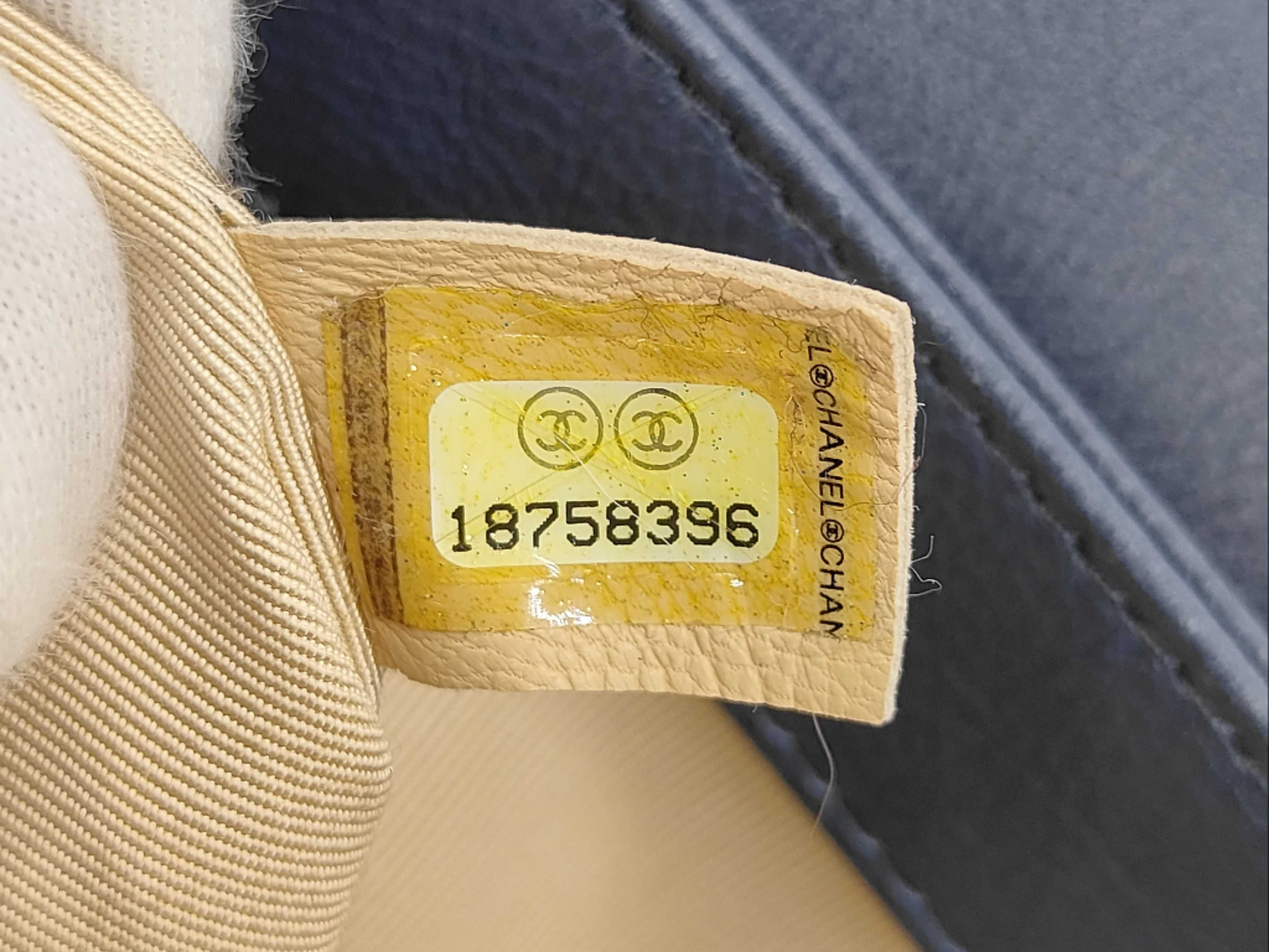 Lambskin Matelassé 25 Shoulder Bag (Blue-Gray, serial number 18) — view 14