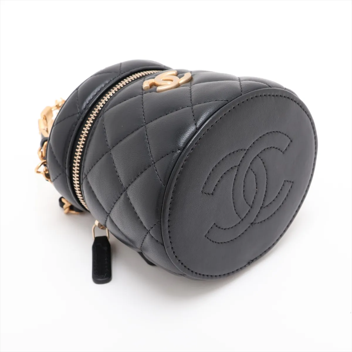 Matelassé Lambskin Chain Shoulder Bag Vanity Case Black Gold Hardware LE463XC3 Random Serial Number — view 4