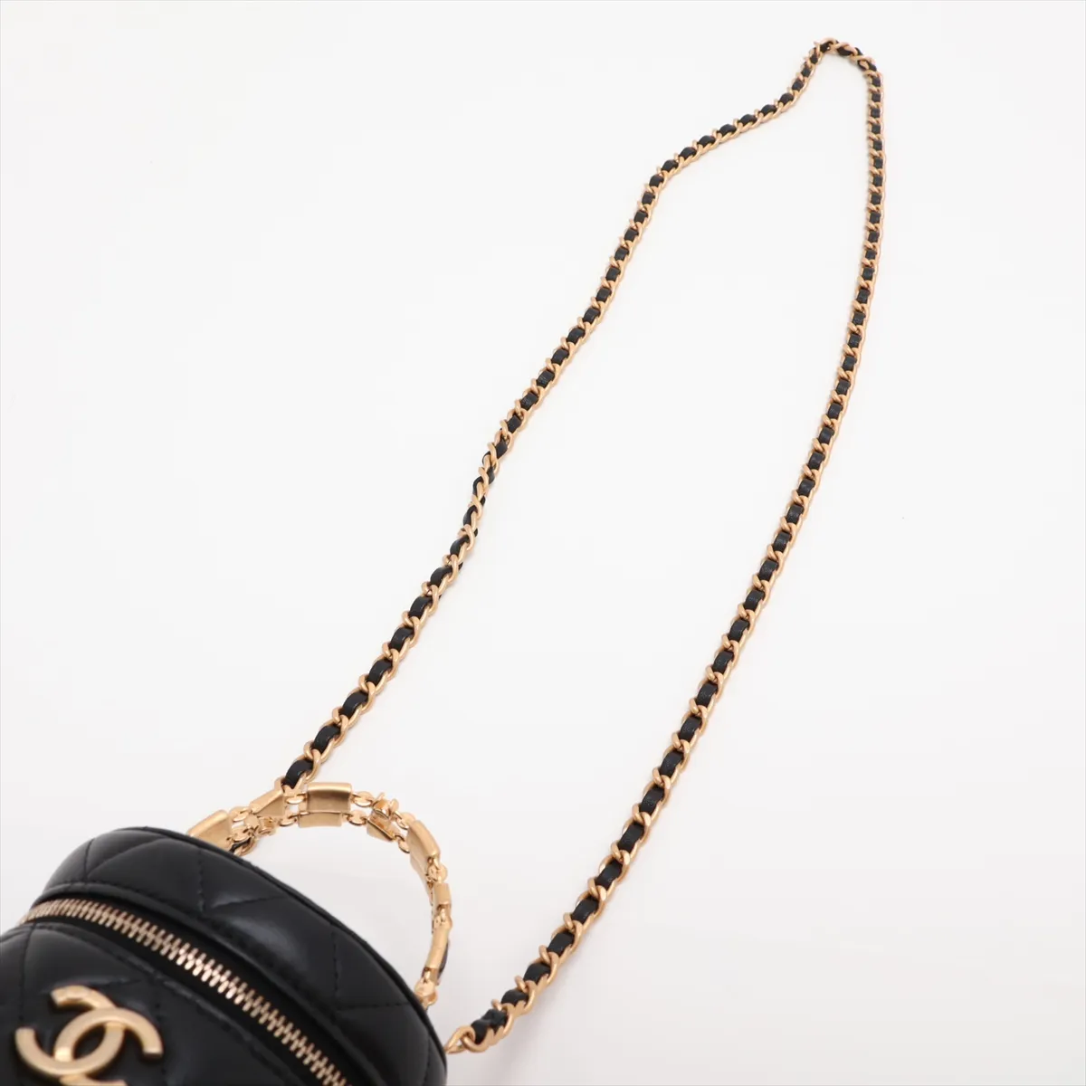 Matelassé Lambskin Chain Shoulder Bag Vanity Case Black Gold Hardware LE463XC3 Random Serial Number — view 7