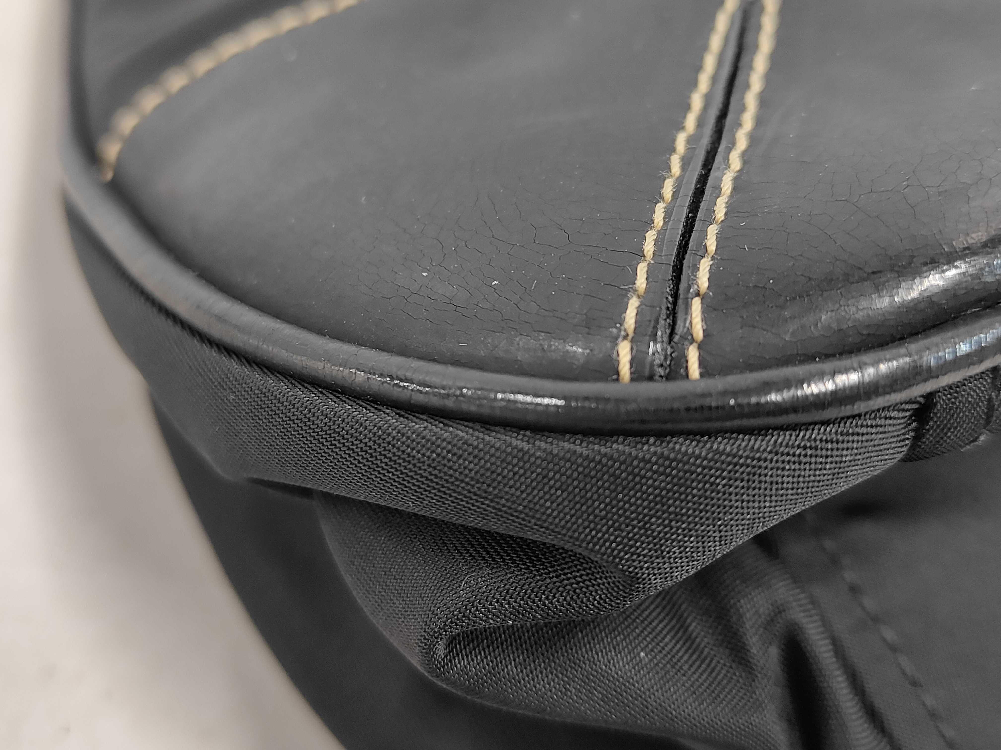 shoulder bag — view 3