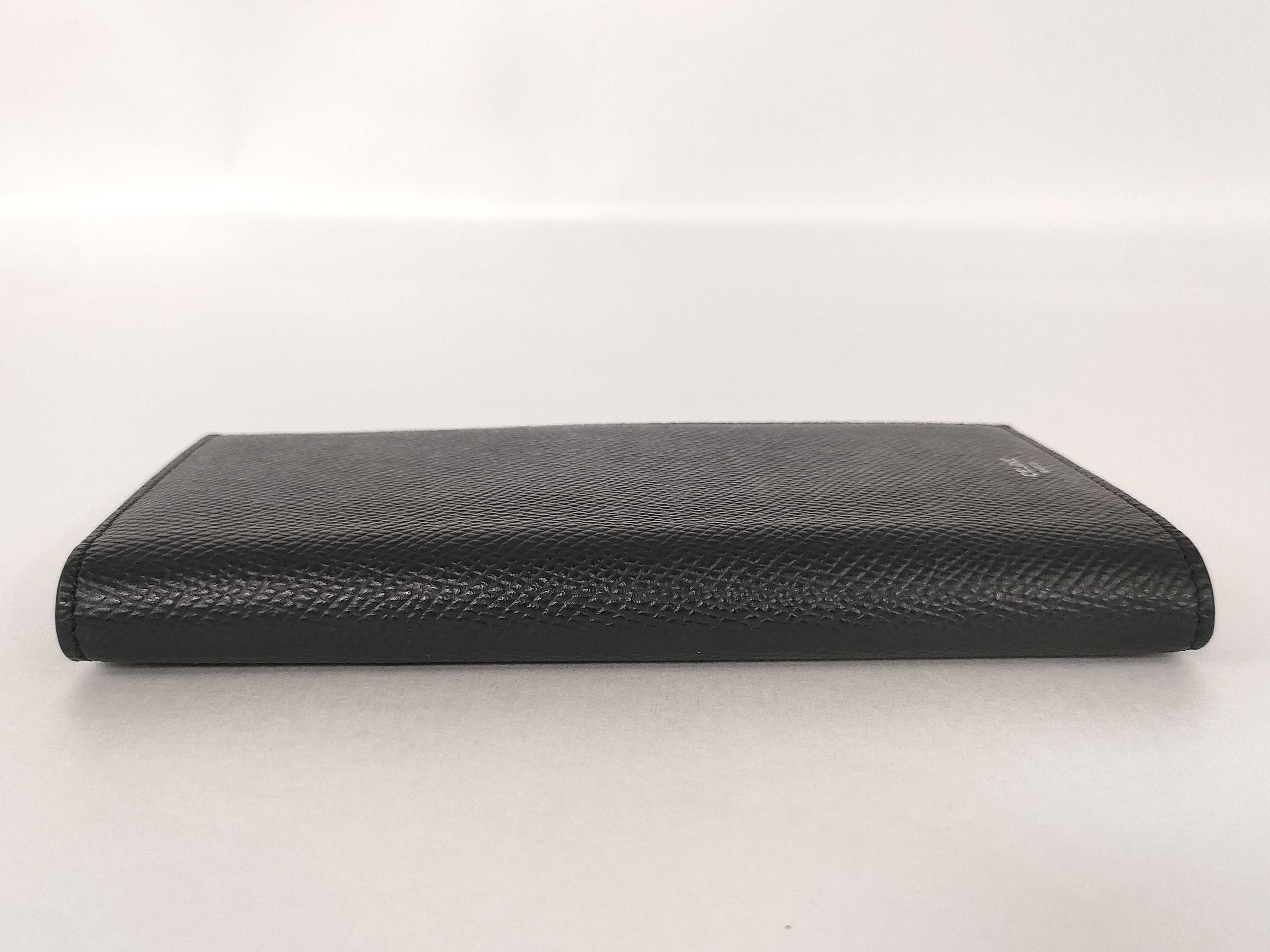 10C863 Bi-fold Long Wallet, Black — view 5