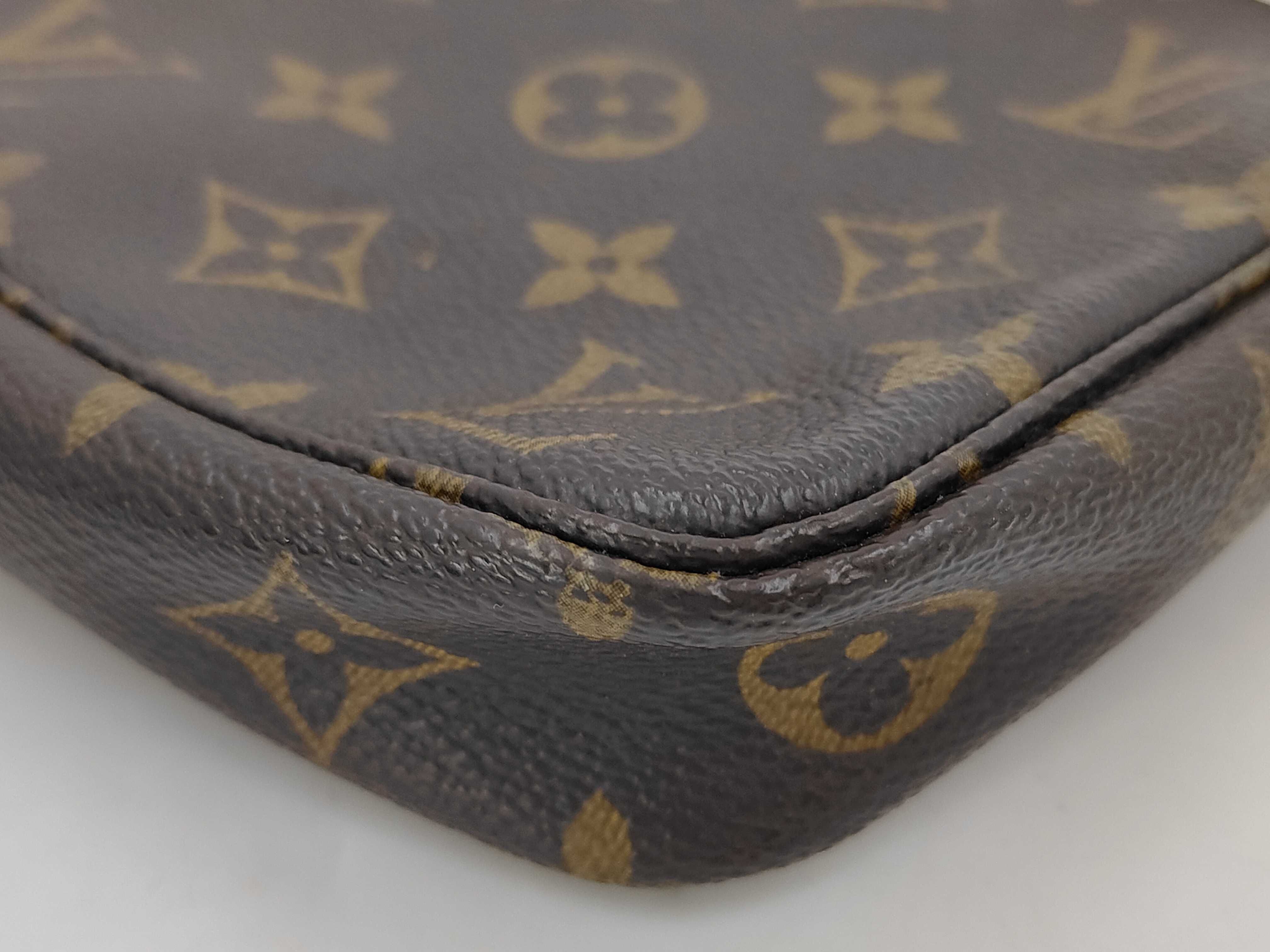Monogram M40712 Pochette Accessoires Handbag — view 3