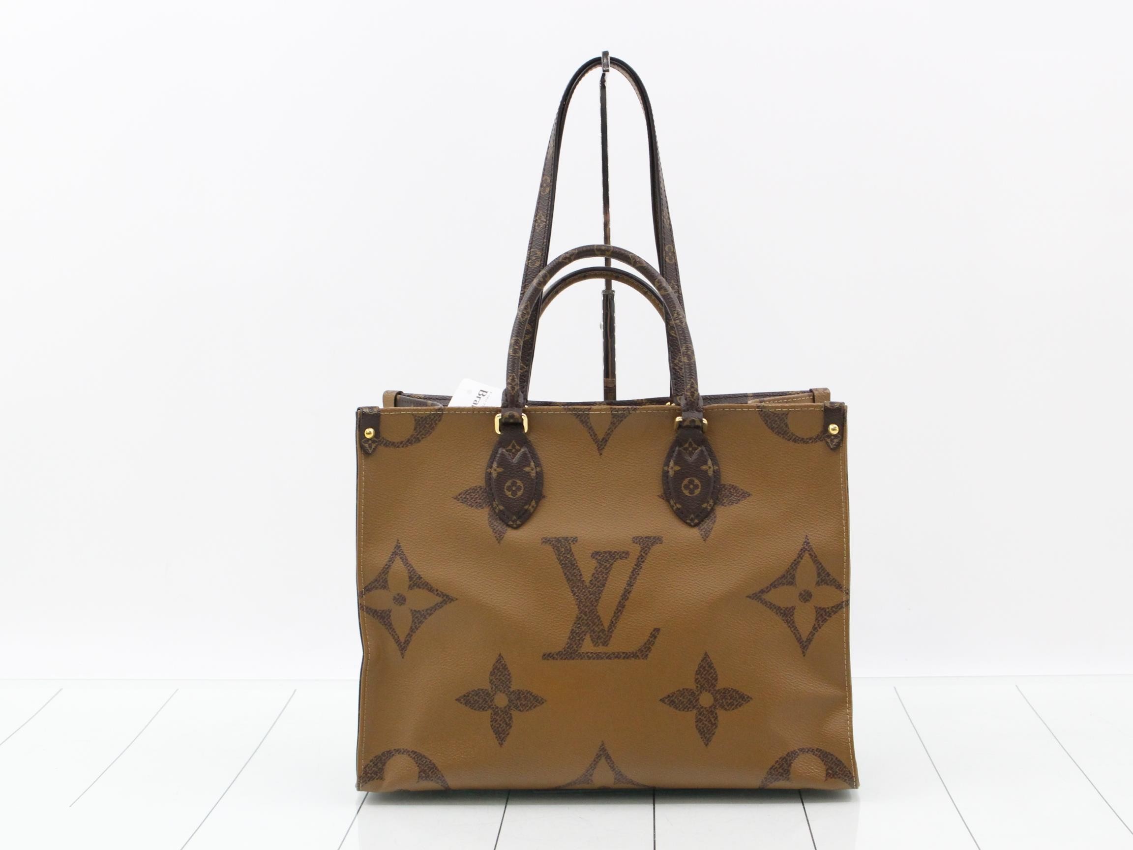 Monogram Giant Reverse OnTheGo MM 2-Way Tote Bag — view 2
