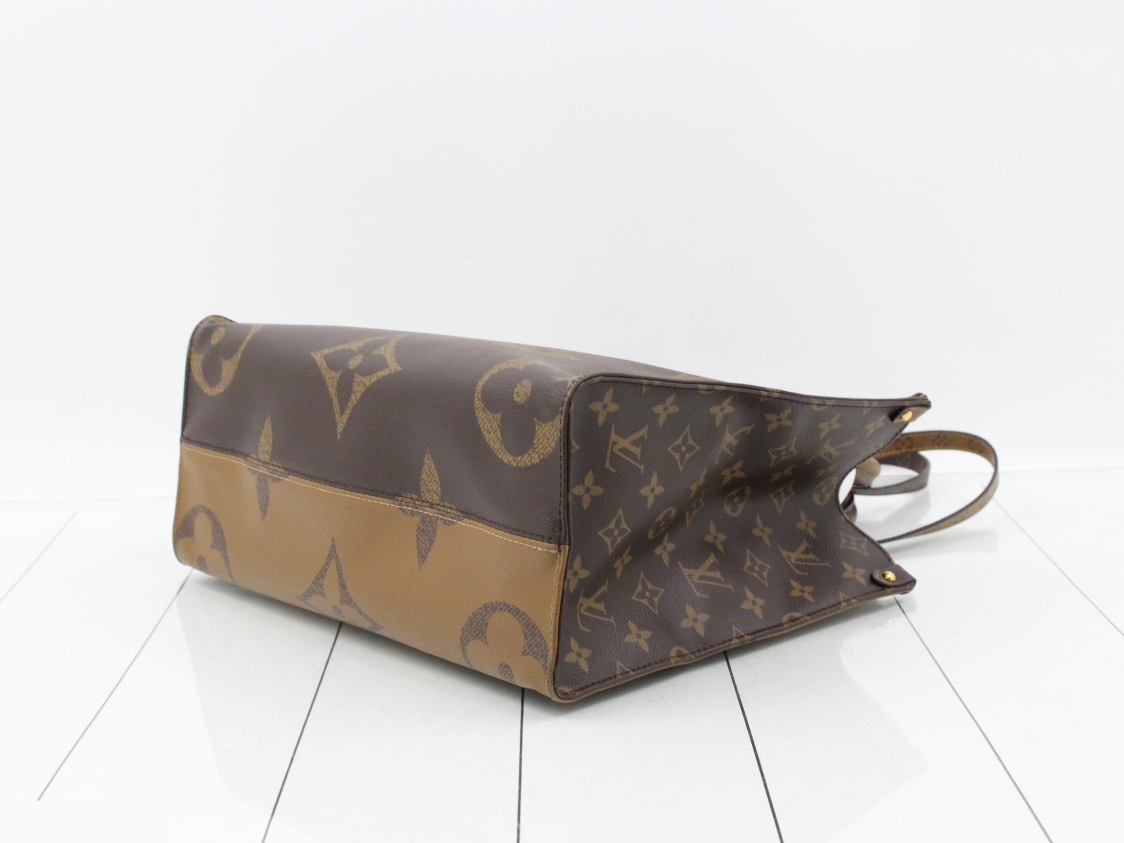 Monogram Giant Reverse OnTheGo MM 2-Way Tote Bag — view 6