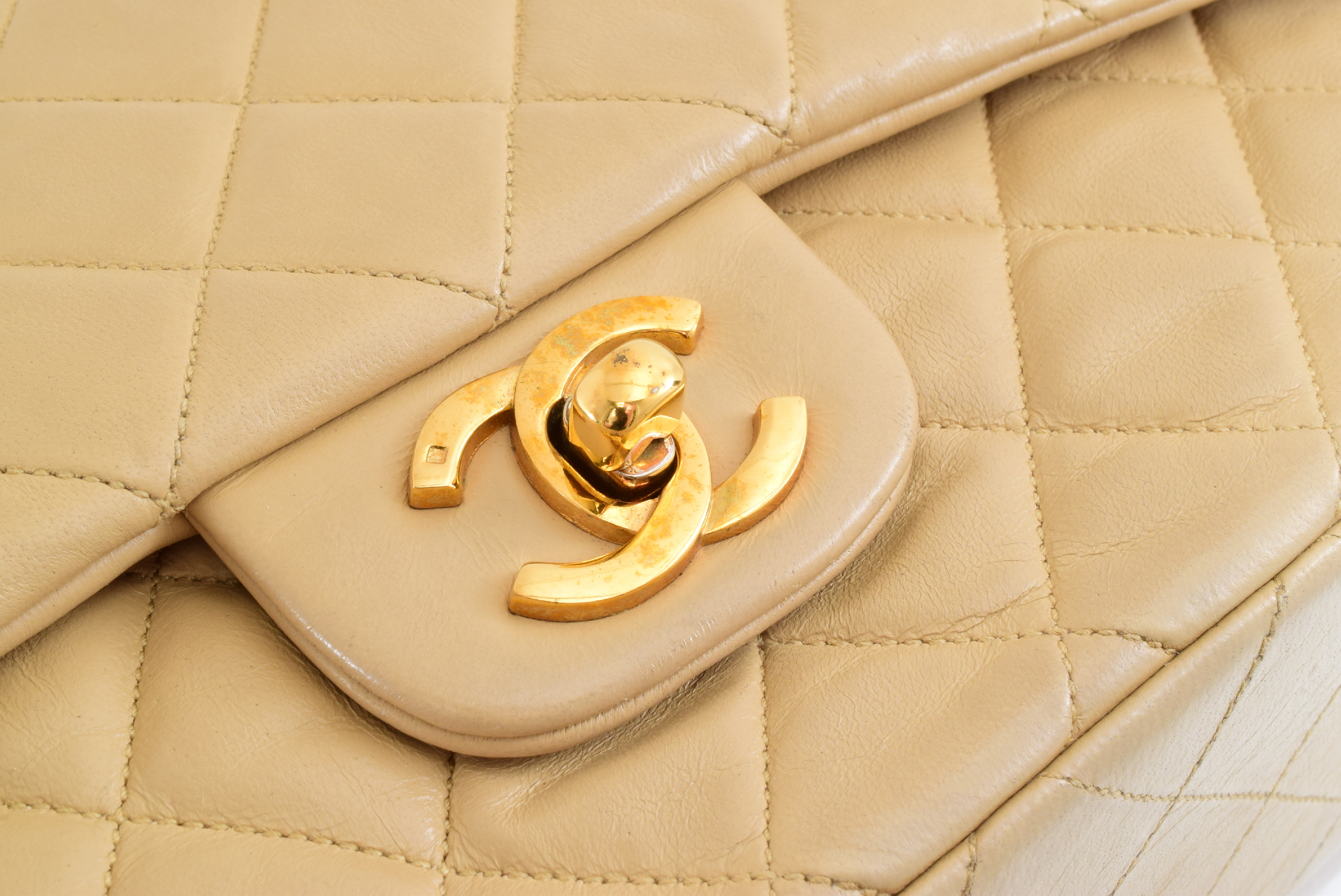 Matelassé Double Chain Double Flap Beige Lambskin Shoulder Bag — view 7
