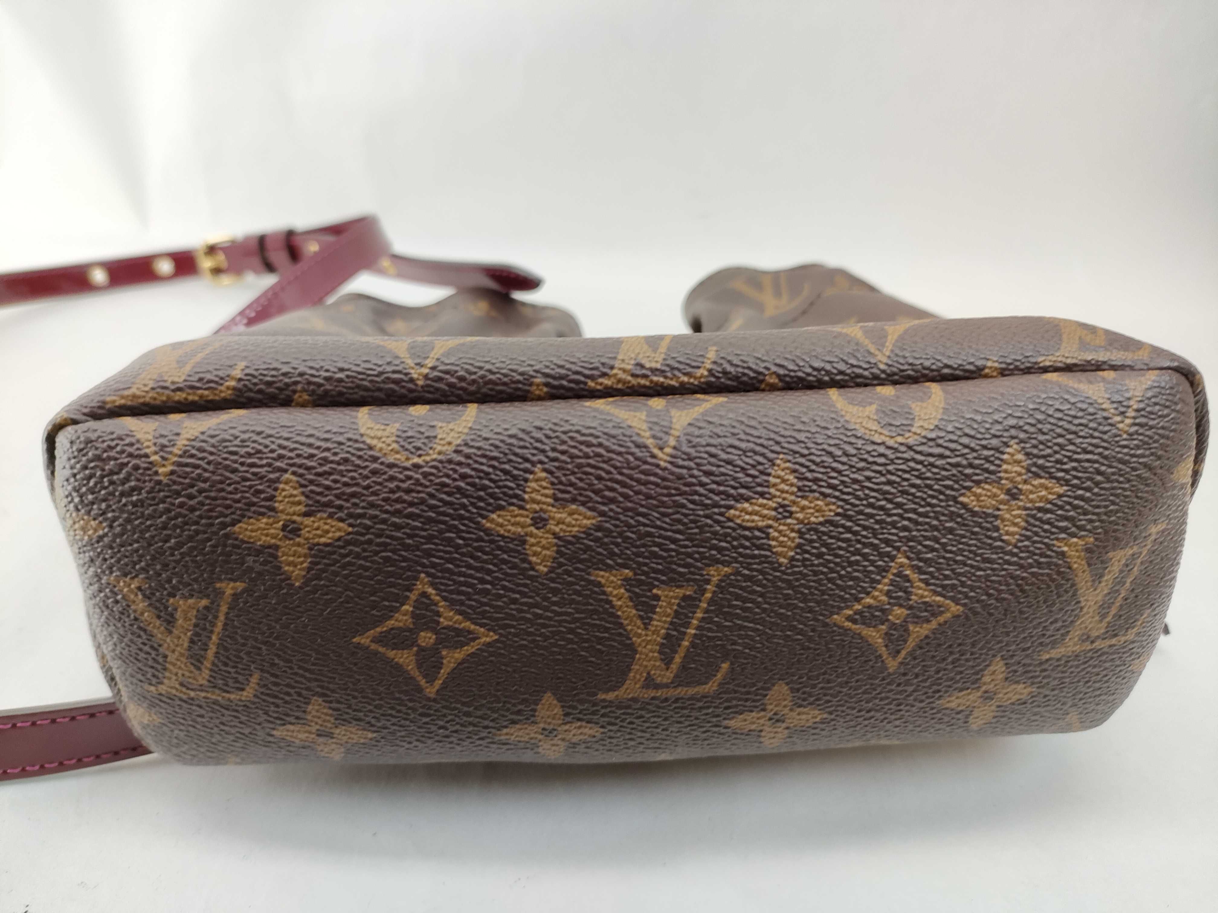 Monogram Pochette Noé Shoulder Bag — view 6