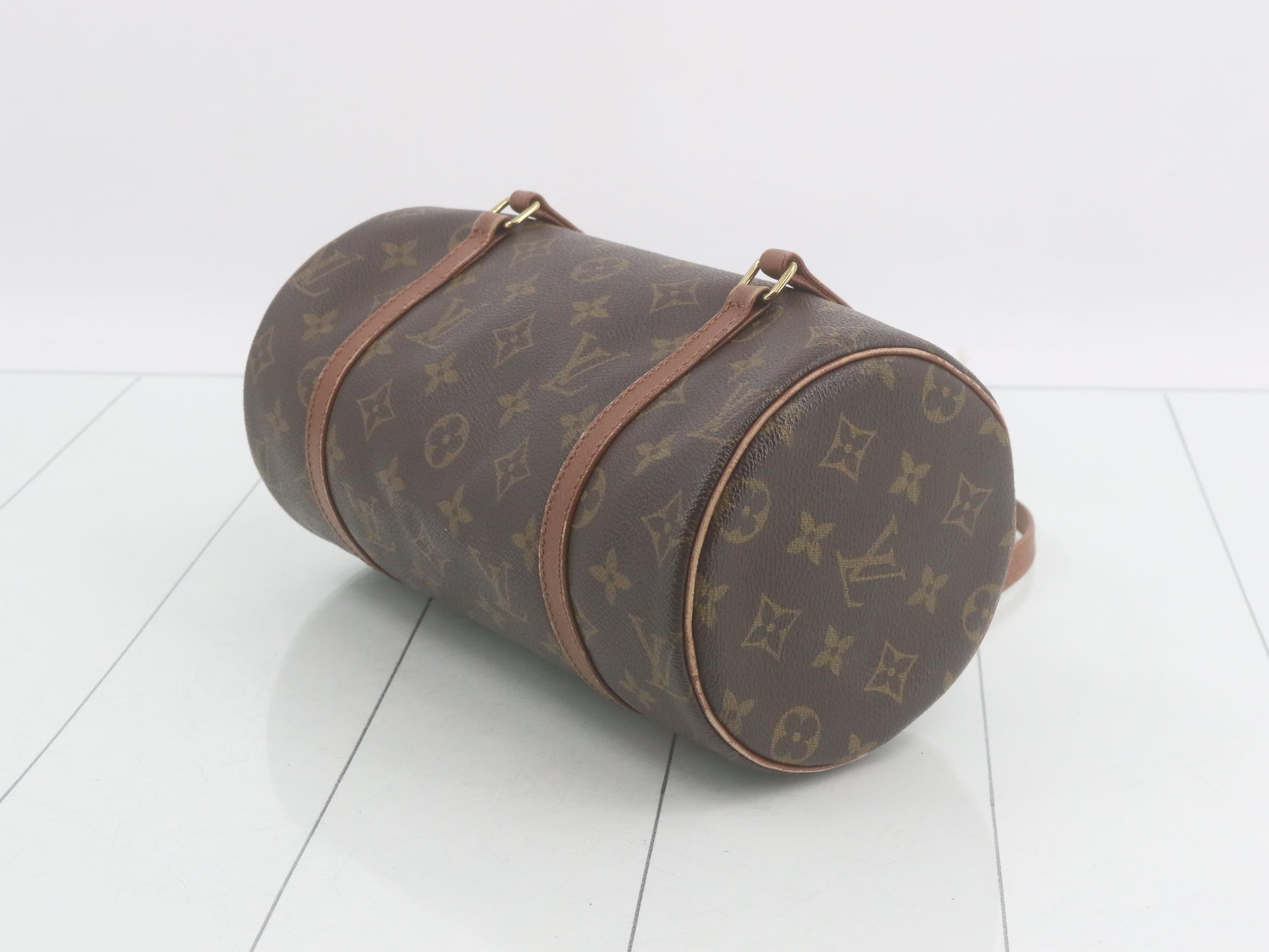 Papillon 26 with pouch — view 6