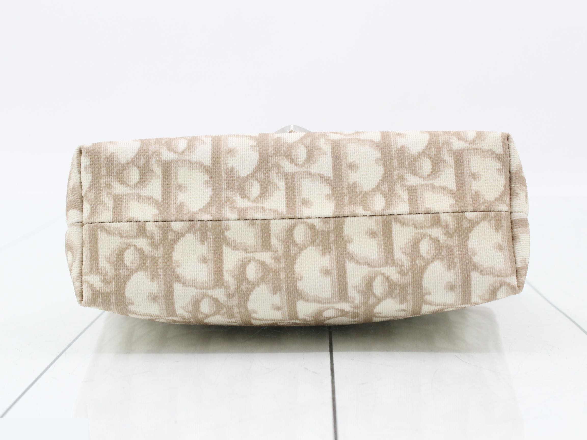 Trotter (bag) / Pouch - Romantic White — view 3