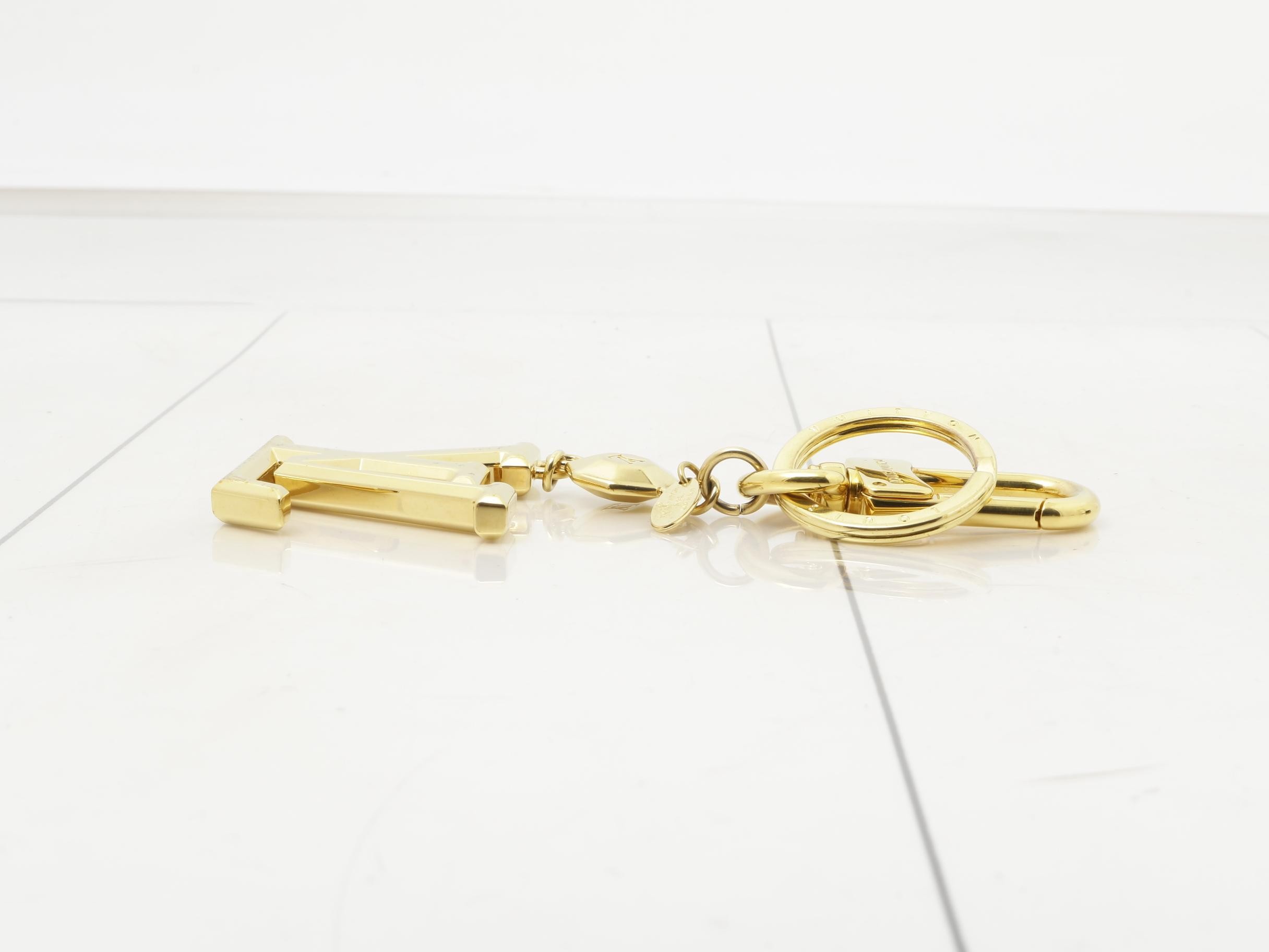 charm — view 3