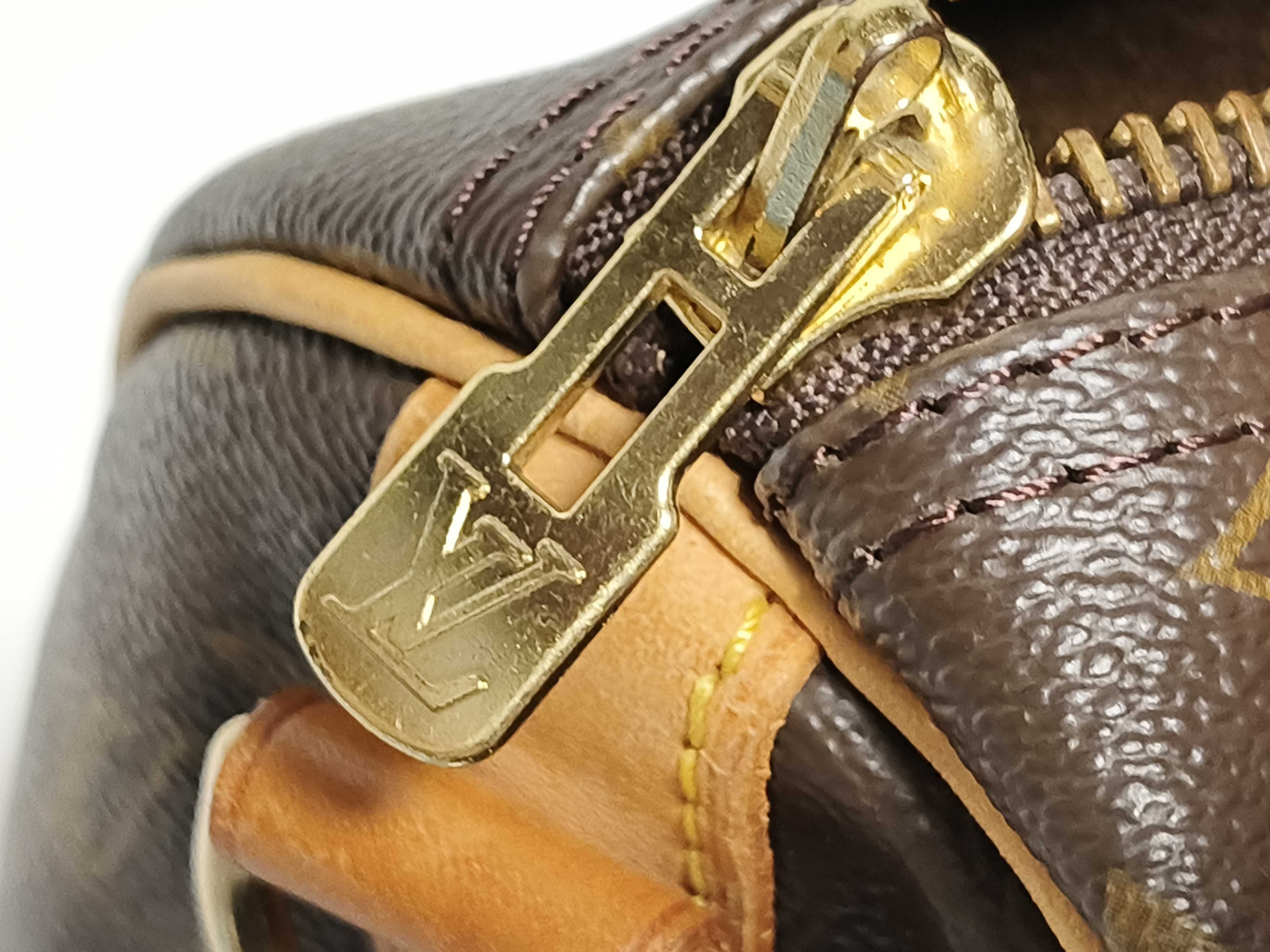Monogram LV Keepall Bandoulière Boston Bag — view 14