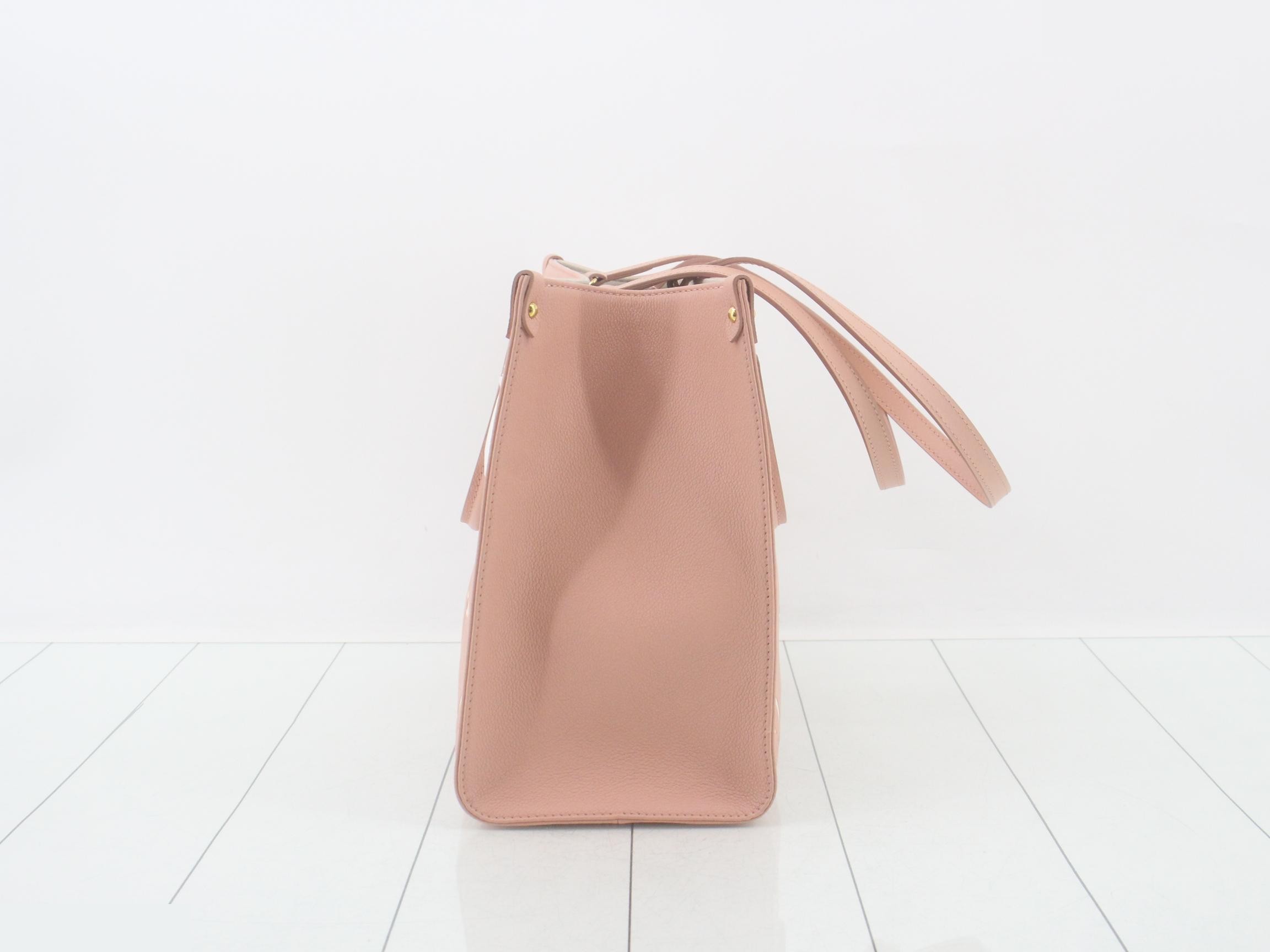 OnTheGo MM Rose Trianon/Crème 2-Way Tote Bag — view 3