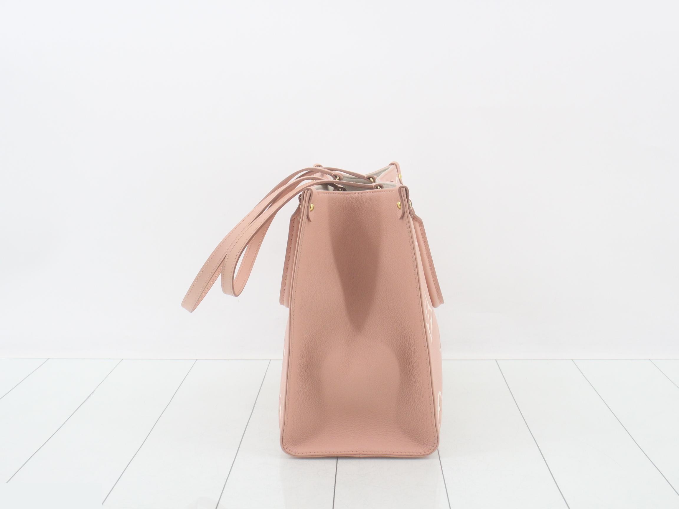 OnTheGo MM Rose Trianon/Crème 2-Way Tote Bag — view 4