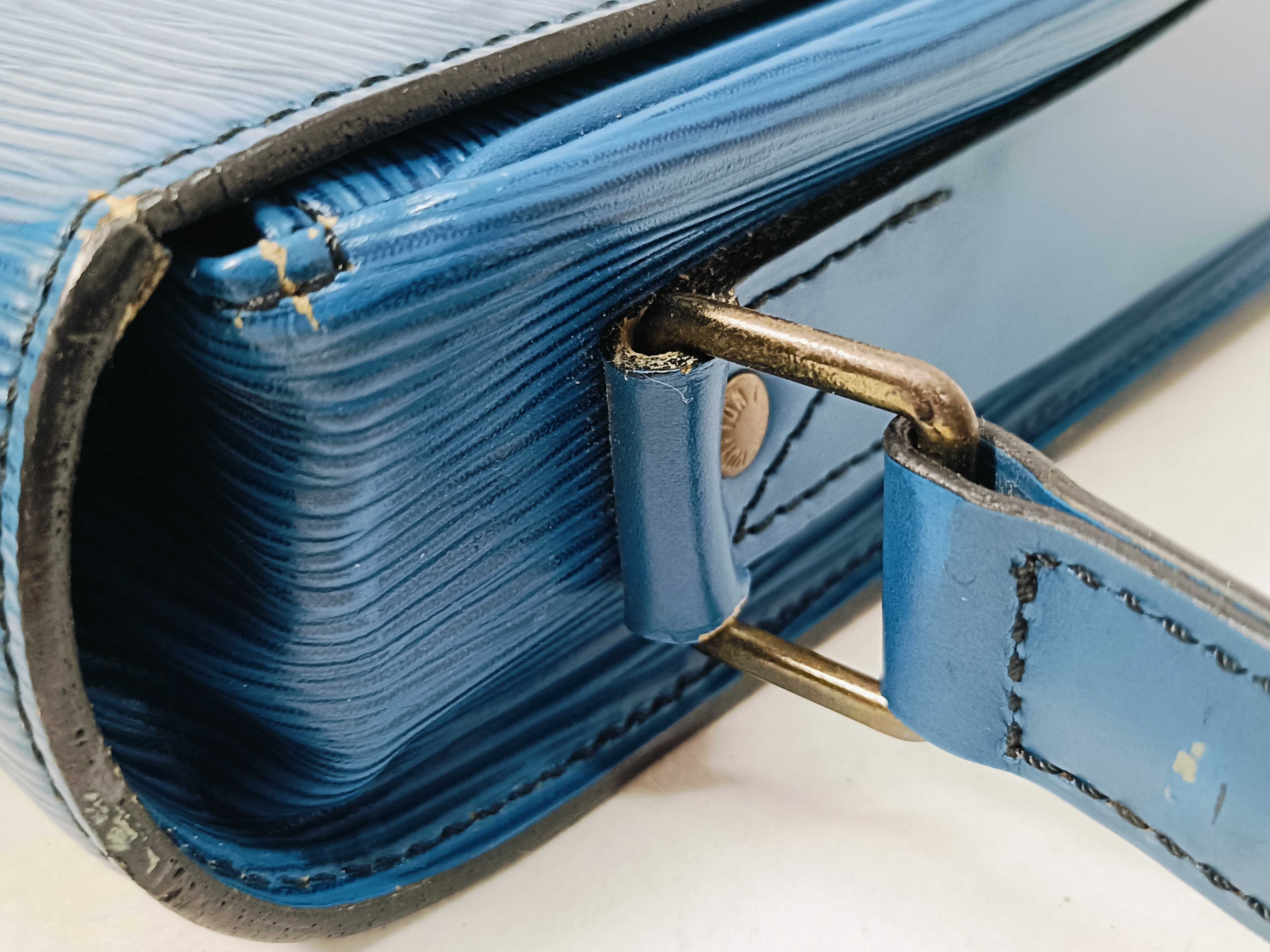 Epi Cartouchiere Shoulder Bag Blue M52245 MI0960 Shoulder Bag — view 5