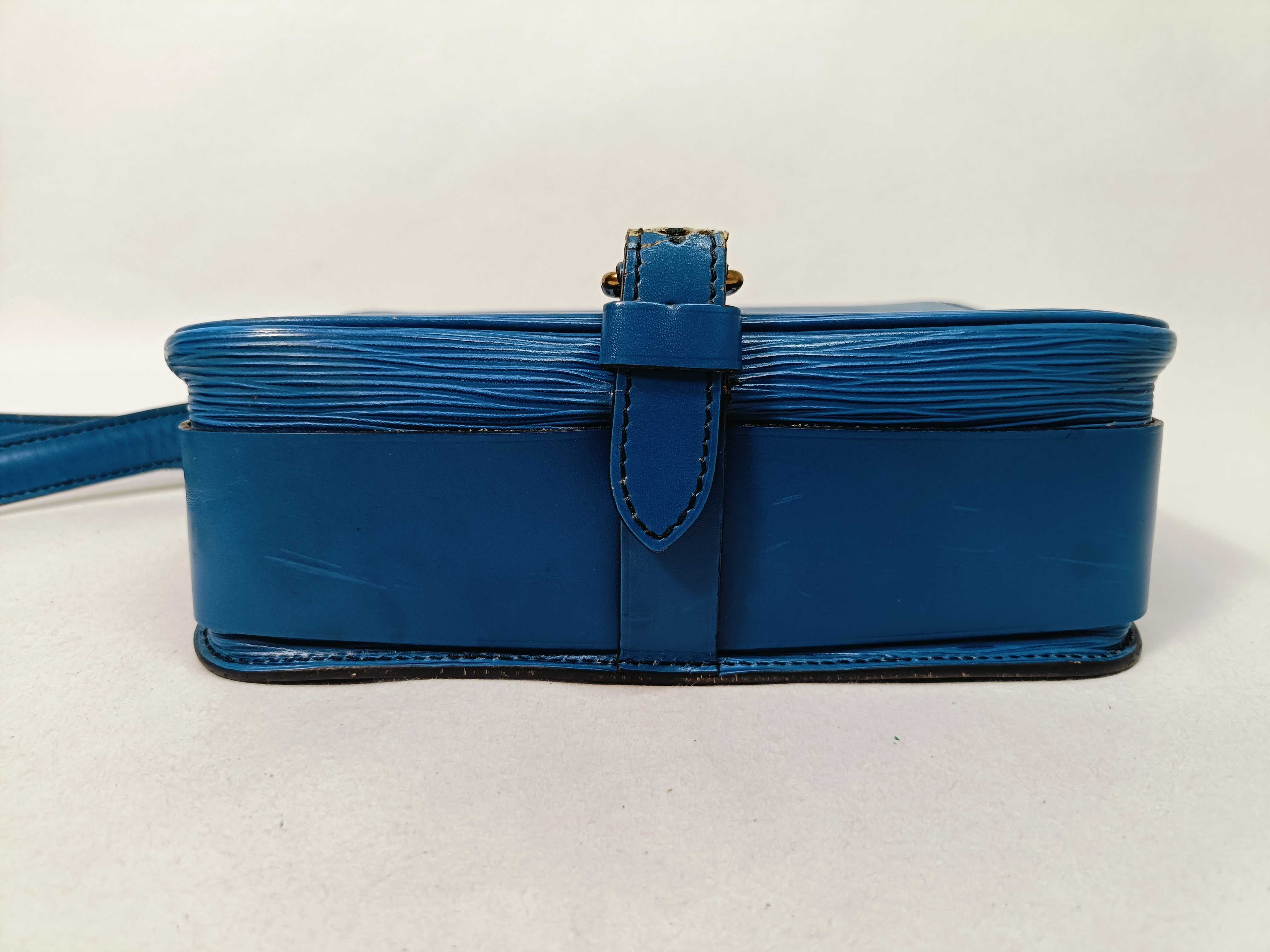 Epi Cartouchiere Shoulder Bag Blue M52245 MI0960 Shoulder Bag — view 7