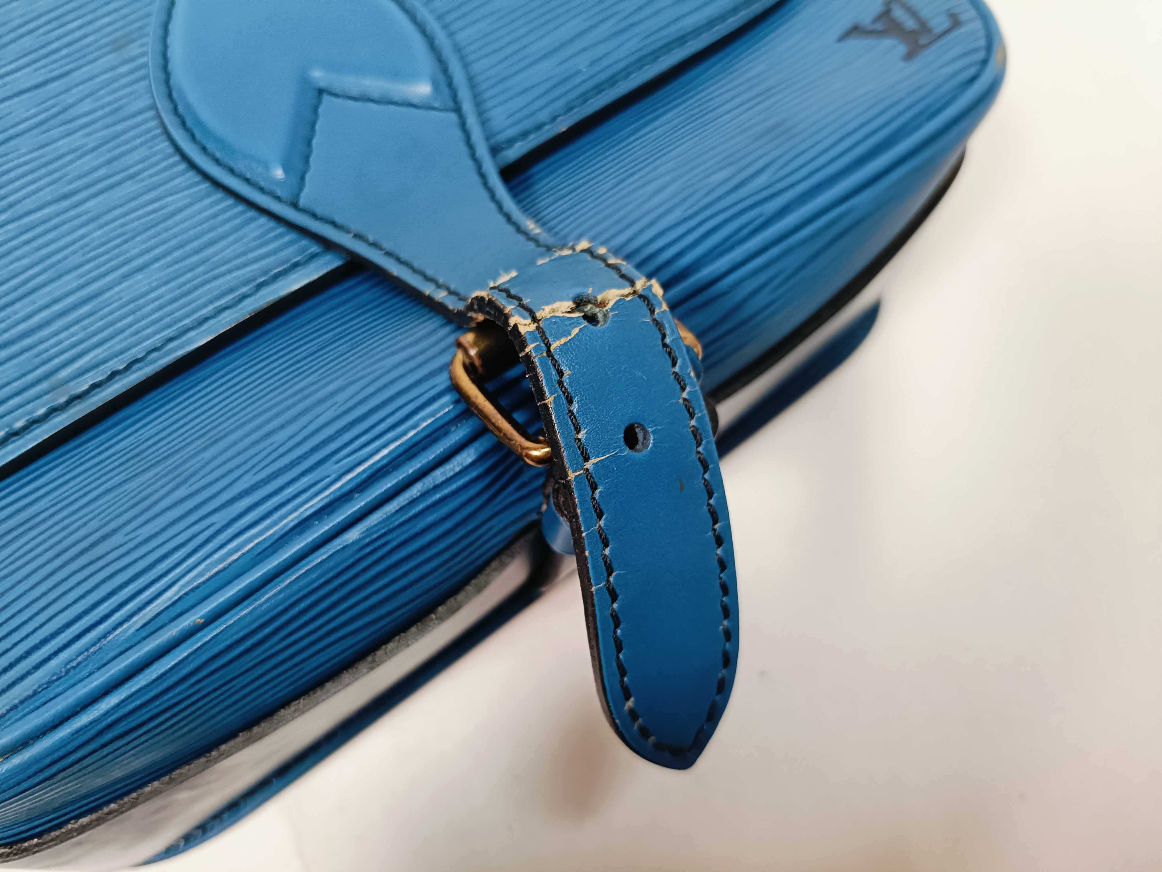Epi Cartouchiere Shoulder Bag Blue M52245 MI0960 Shoulder Bag — view 8
