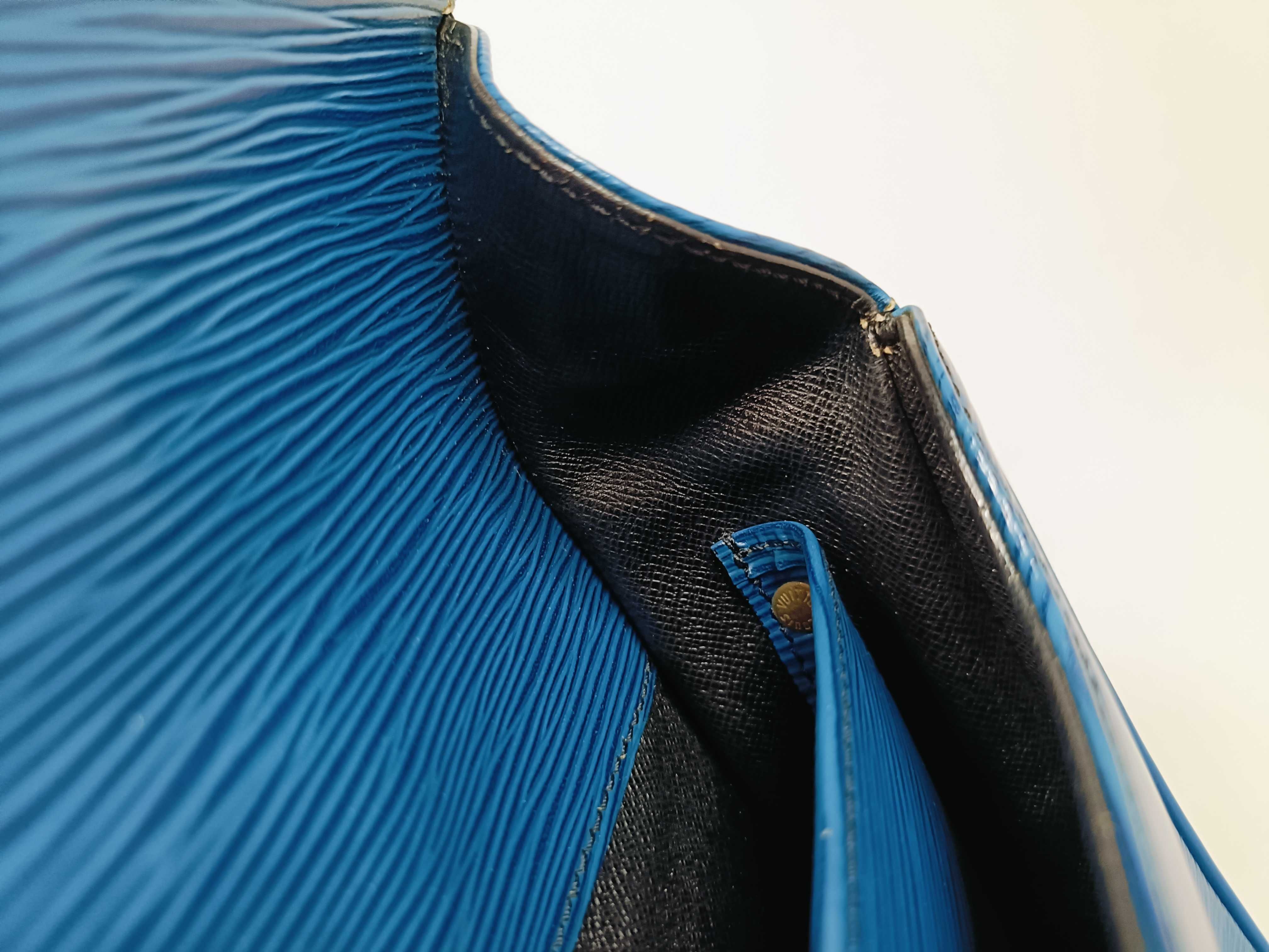 Epi Cartouchiere Shoulder Bag Blue M52245 MI0960 Shoulder Bag — view 10
