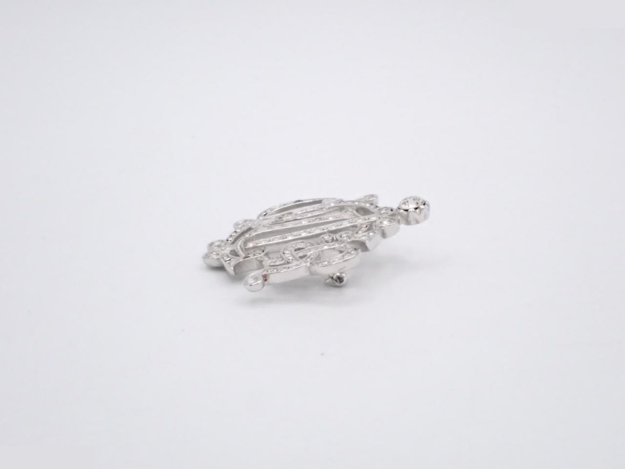 brooch — view 3