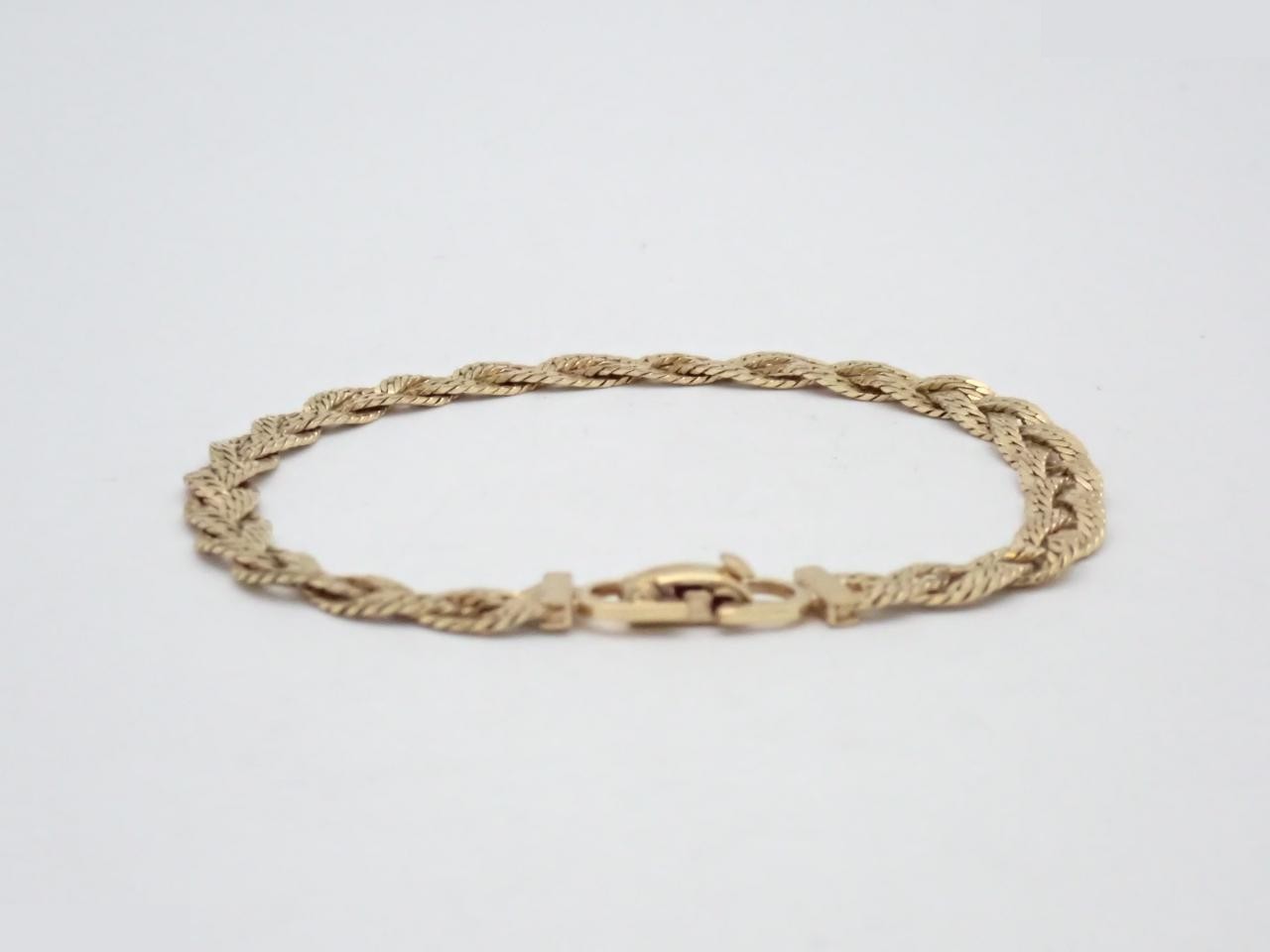 Other items in the line: Precious metal bracelets and bangles (metal), wrist circumference approximately 18.5 cm. — view 2