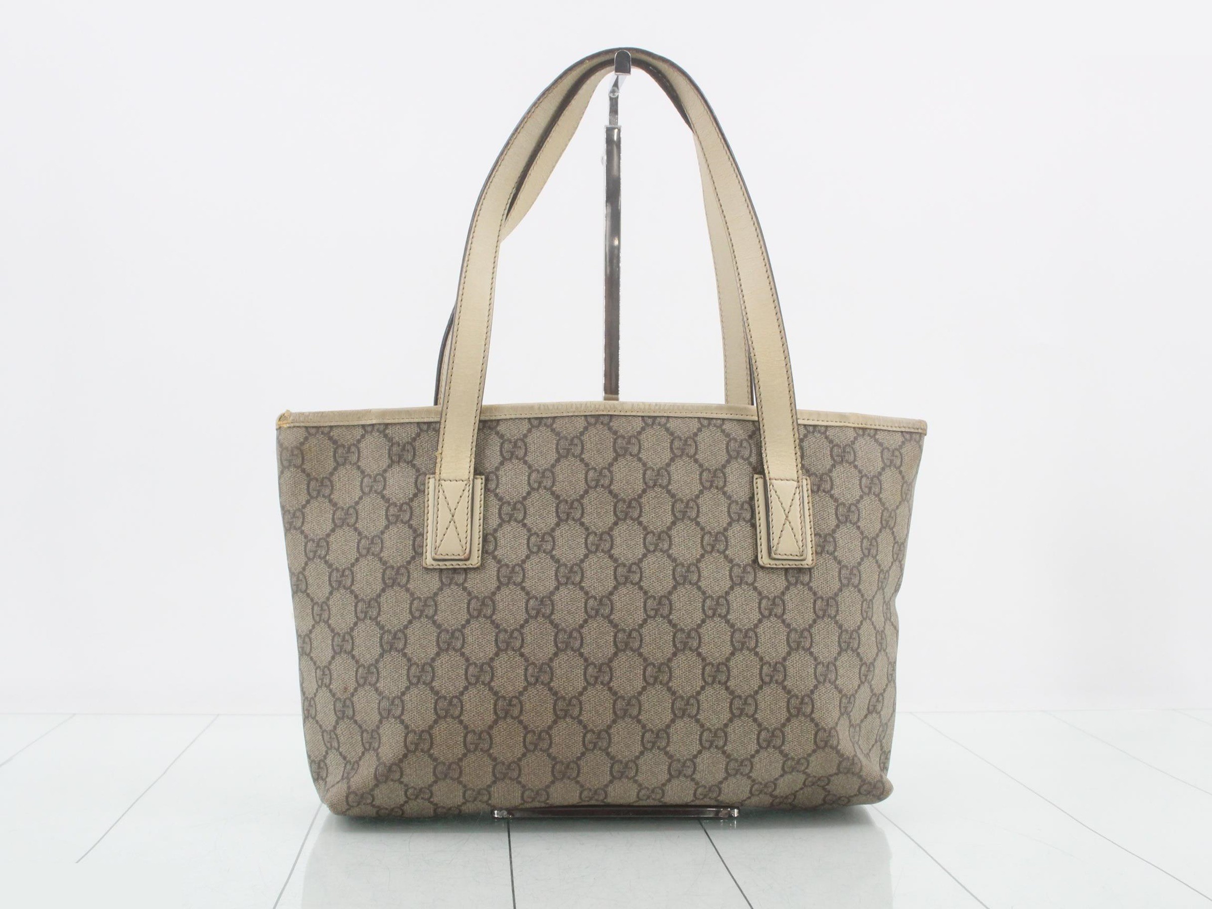 GG Supreme Handbag — view 2