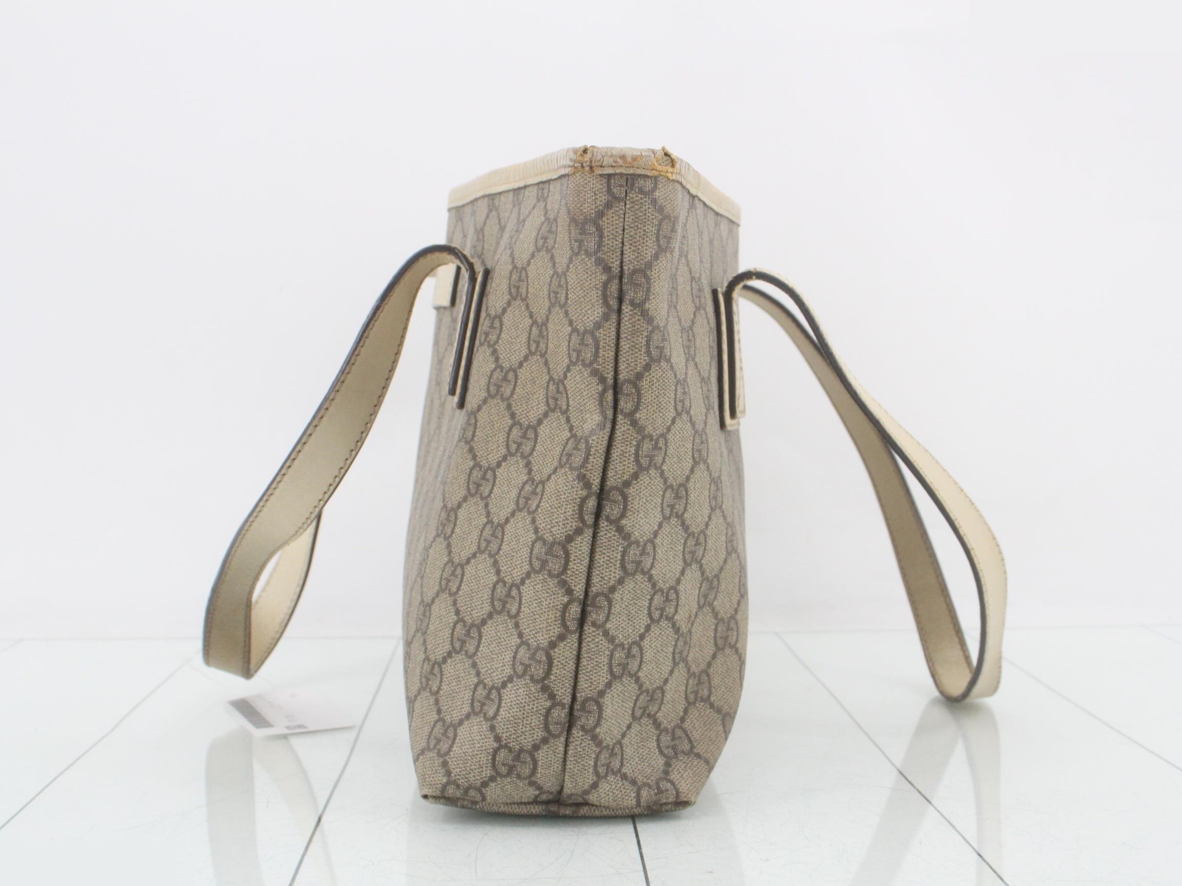 GG Supreme Handbag — view 3